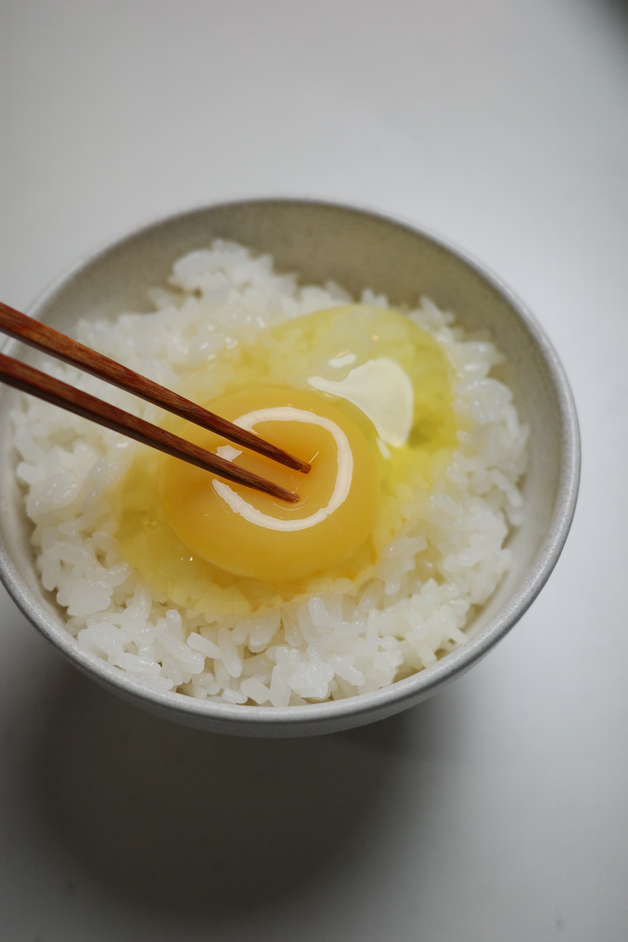 まずは塩だけで食べてほしい！！[山もりたまご]の特別なおいしさ