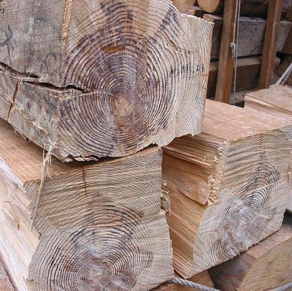 ★肥え松の節を木取りして作る木製名刺入れ
