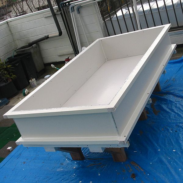 【屋上菜園】１　回収した廃材で大型プランターを作る