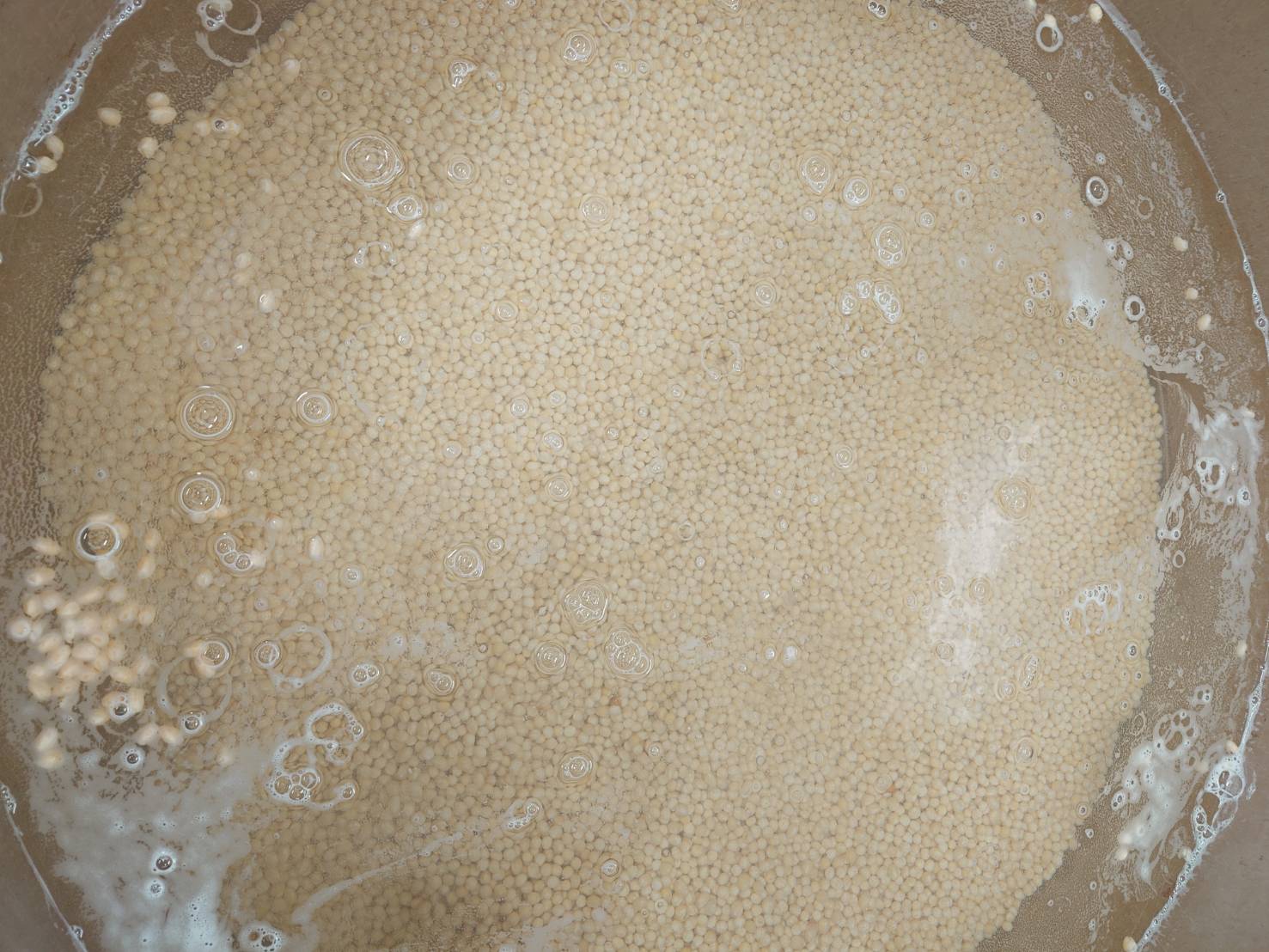 味噌を仕込み始まりましたよ😆