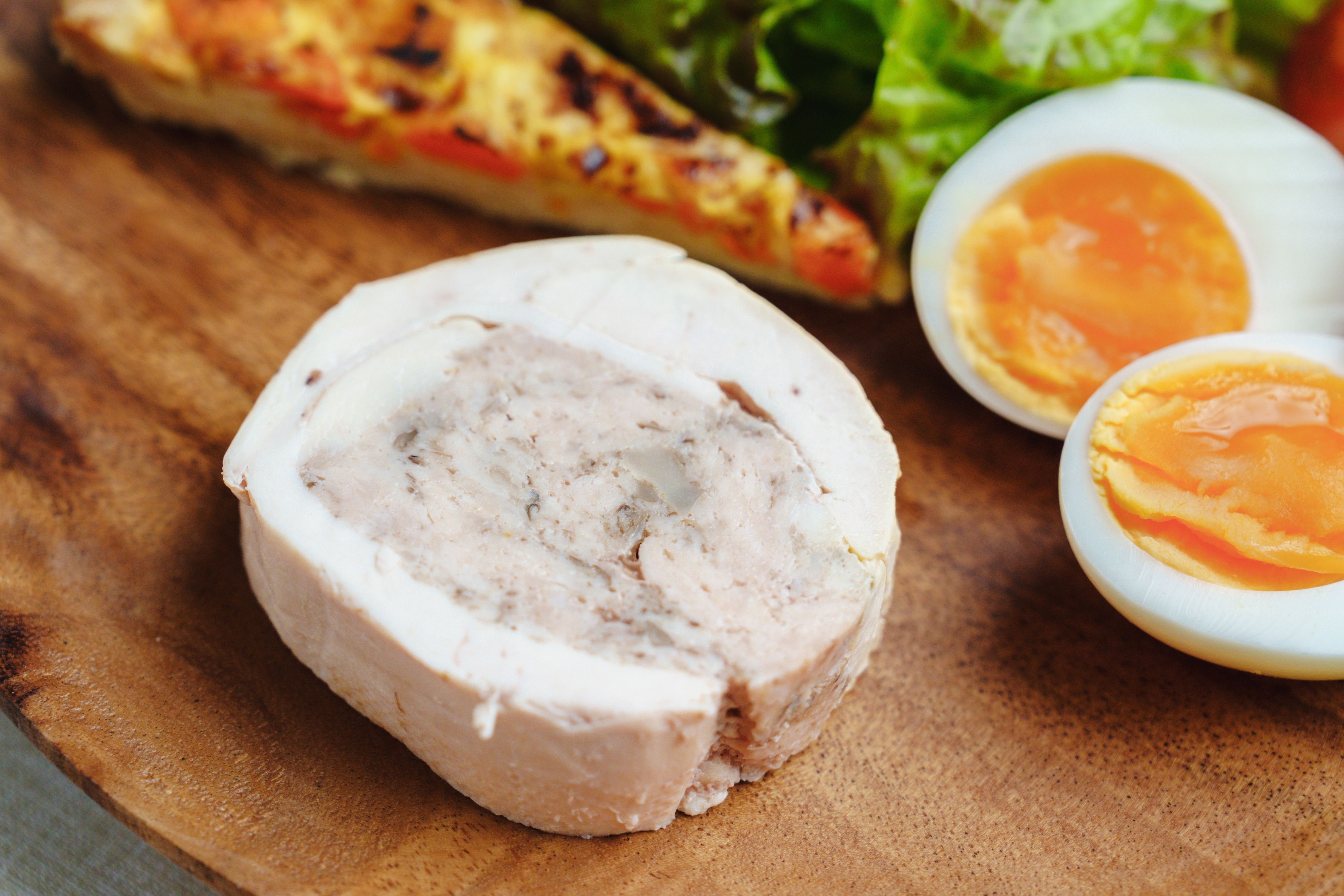 サラダチキンは毎日食べても大丈夫?飽きずに続ける食べ方と選び方を料理人が解説