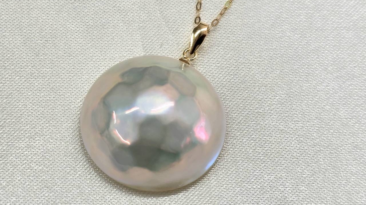 超大粒マベパールペンダント