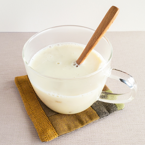 まろやかでやさしい甘さ！「バナナ豆乳甘酒」の作り方