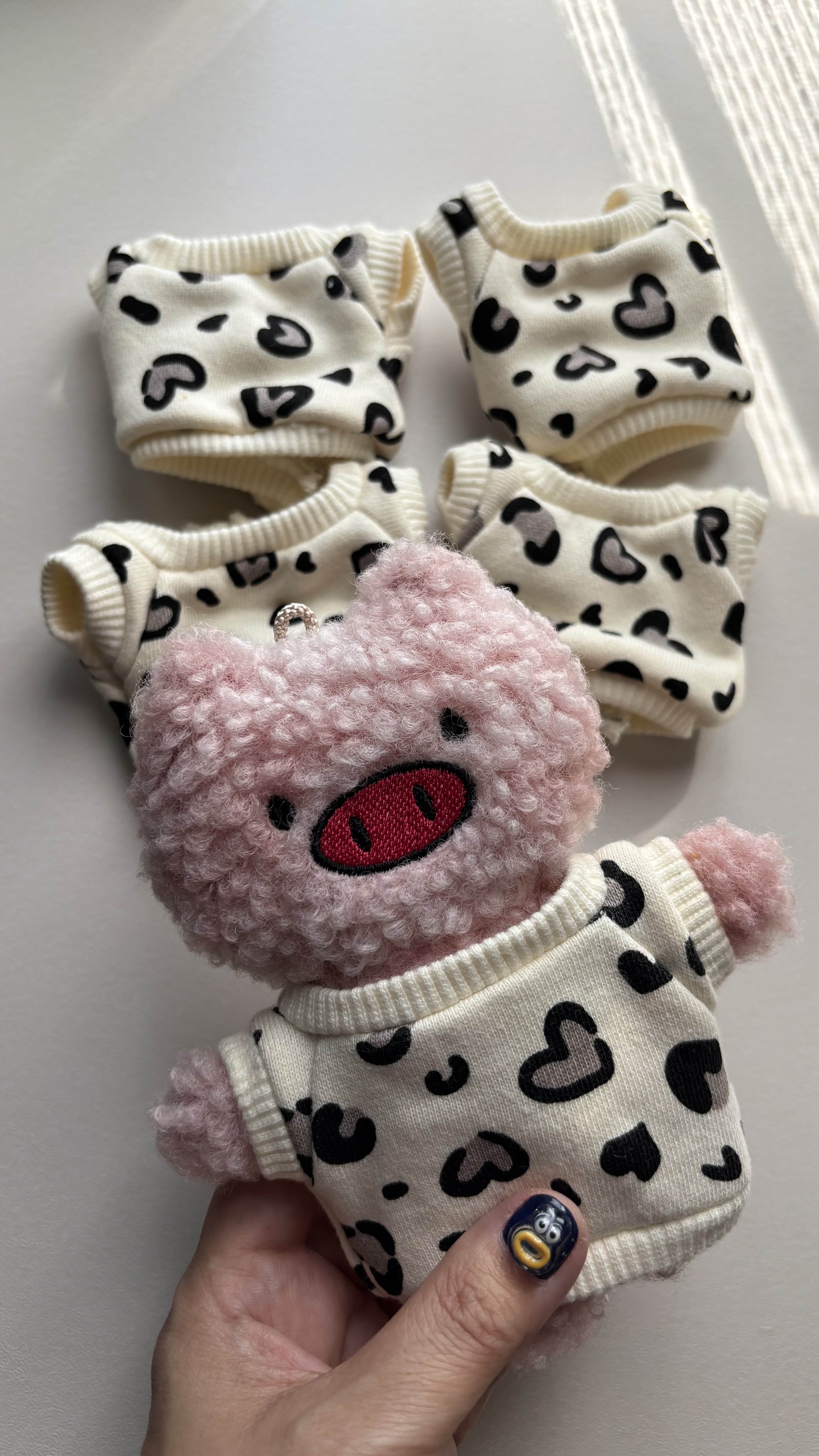 新作ぶたちゃんトレーナー登場です