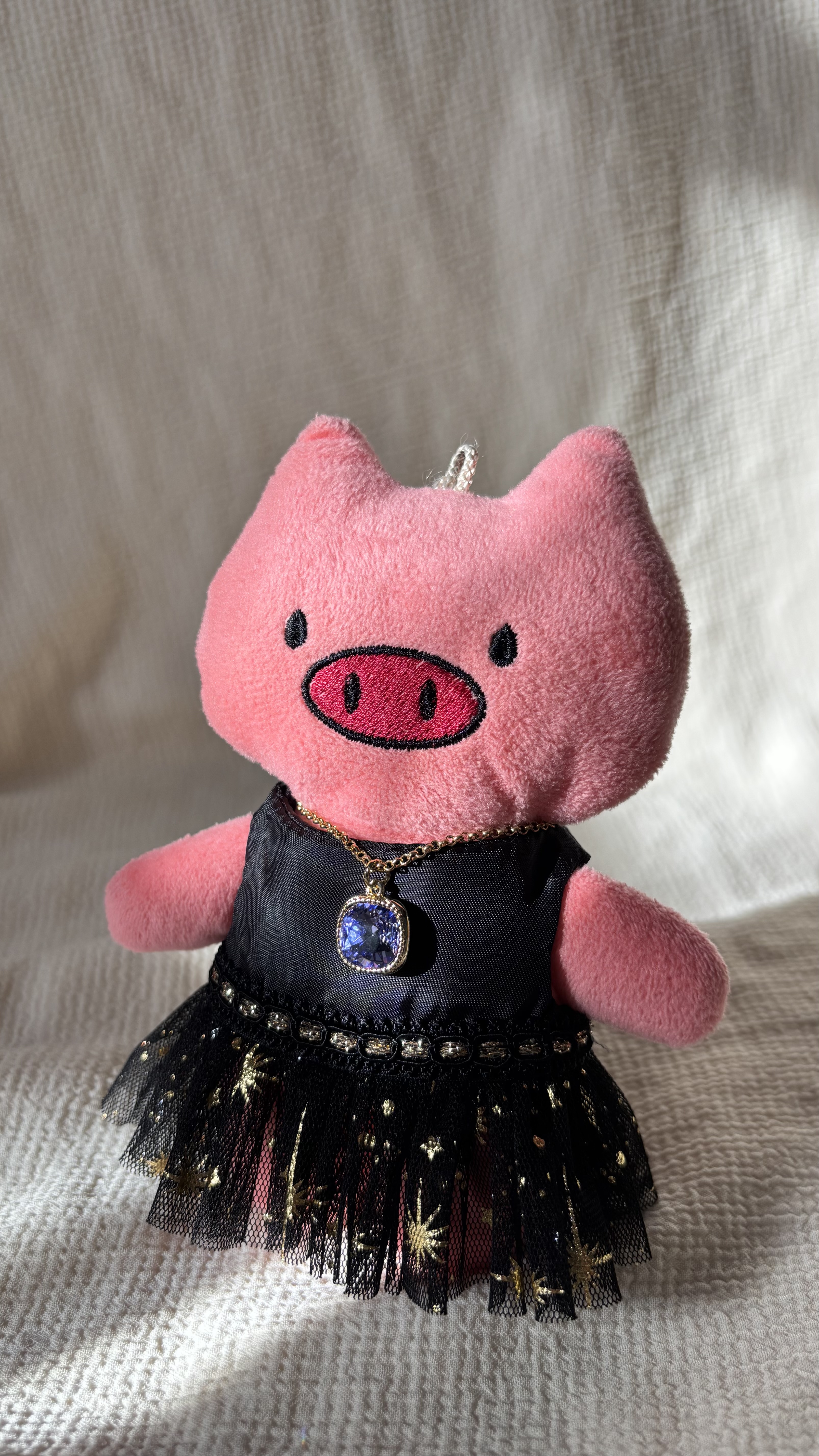 さりげなく楽しむ“お揃い”のおまじないジュエリー