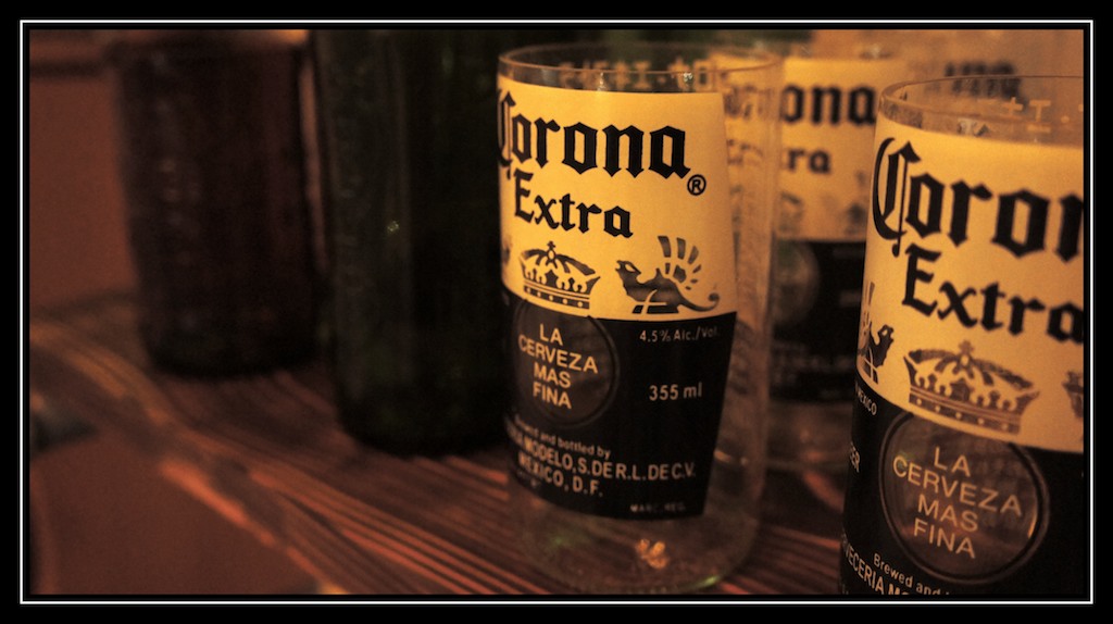 Corona,Root beer,Carls berg,の瓶を使用したコップ　各¥1000円+税