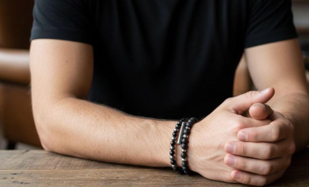 細いブレスレットを探す男性へ|シンプルで大人の魅力を引き出すメンズパワーストーン