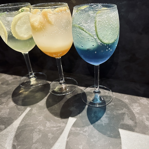 女子会や推し活にもぴったり💓 お洒落で可愛いドリンクが楽しめるスポーツバー【CORNER】🍸⚽