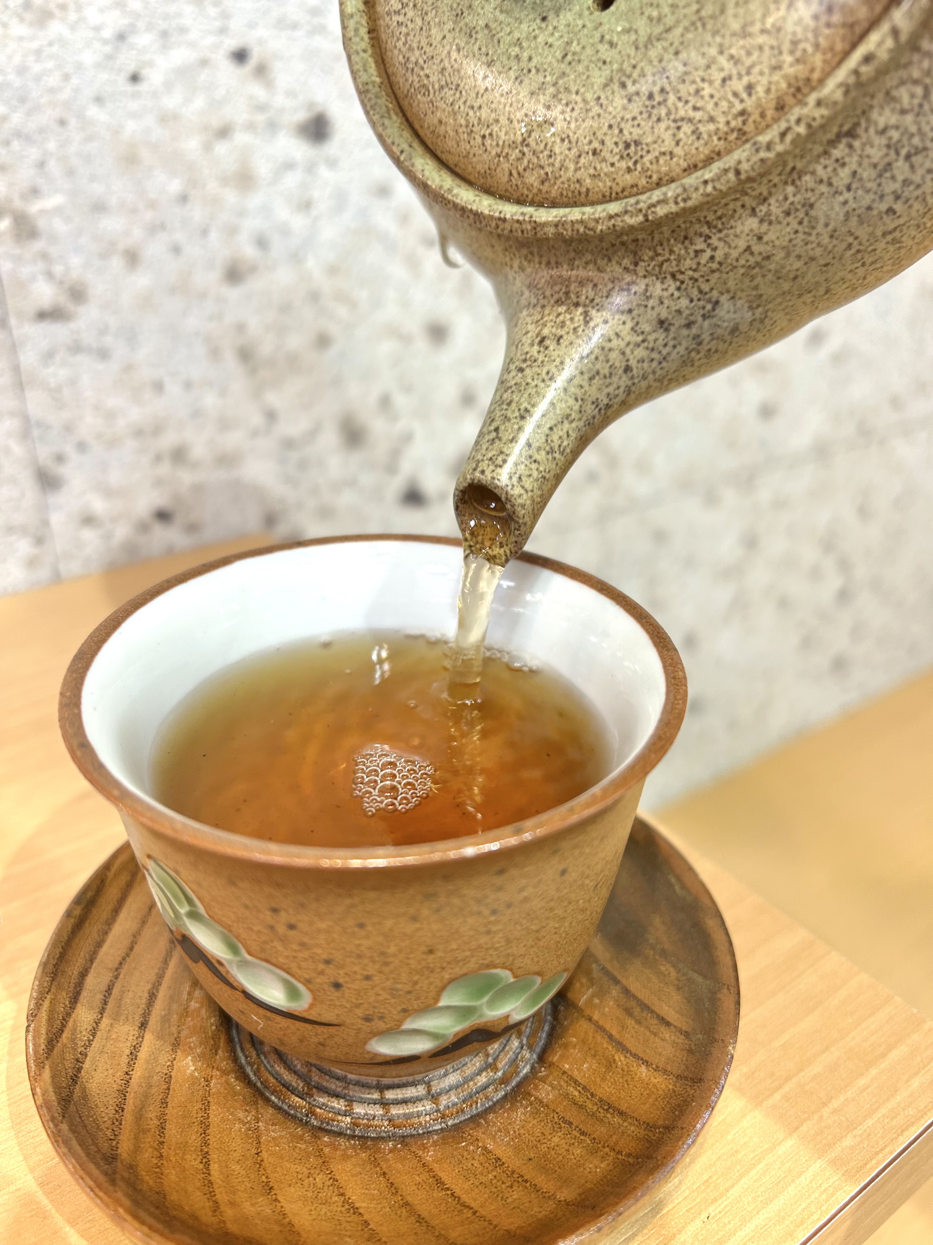 あたたかさの理由は"焙じる"というひと手間。ほうじ茶のやさしい香り。