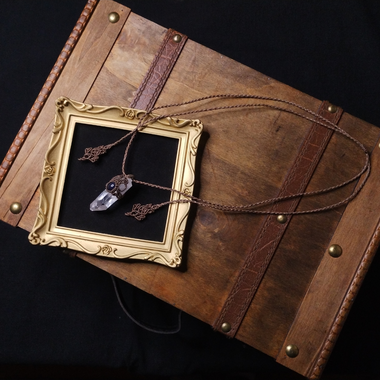 バイキングの羅針盤をイメージして