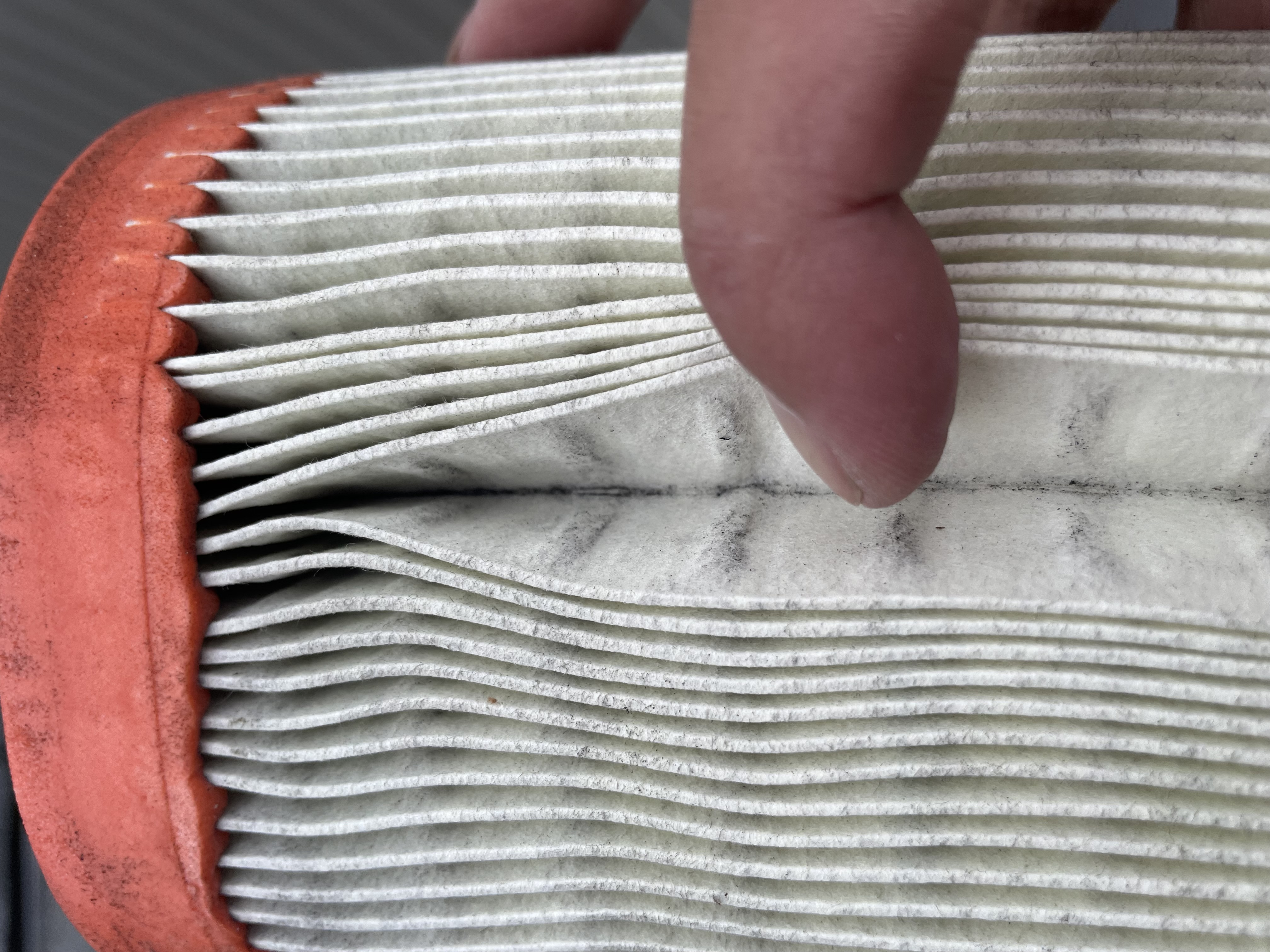 GT4エアクリの清掃。