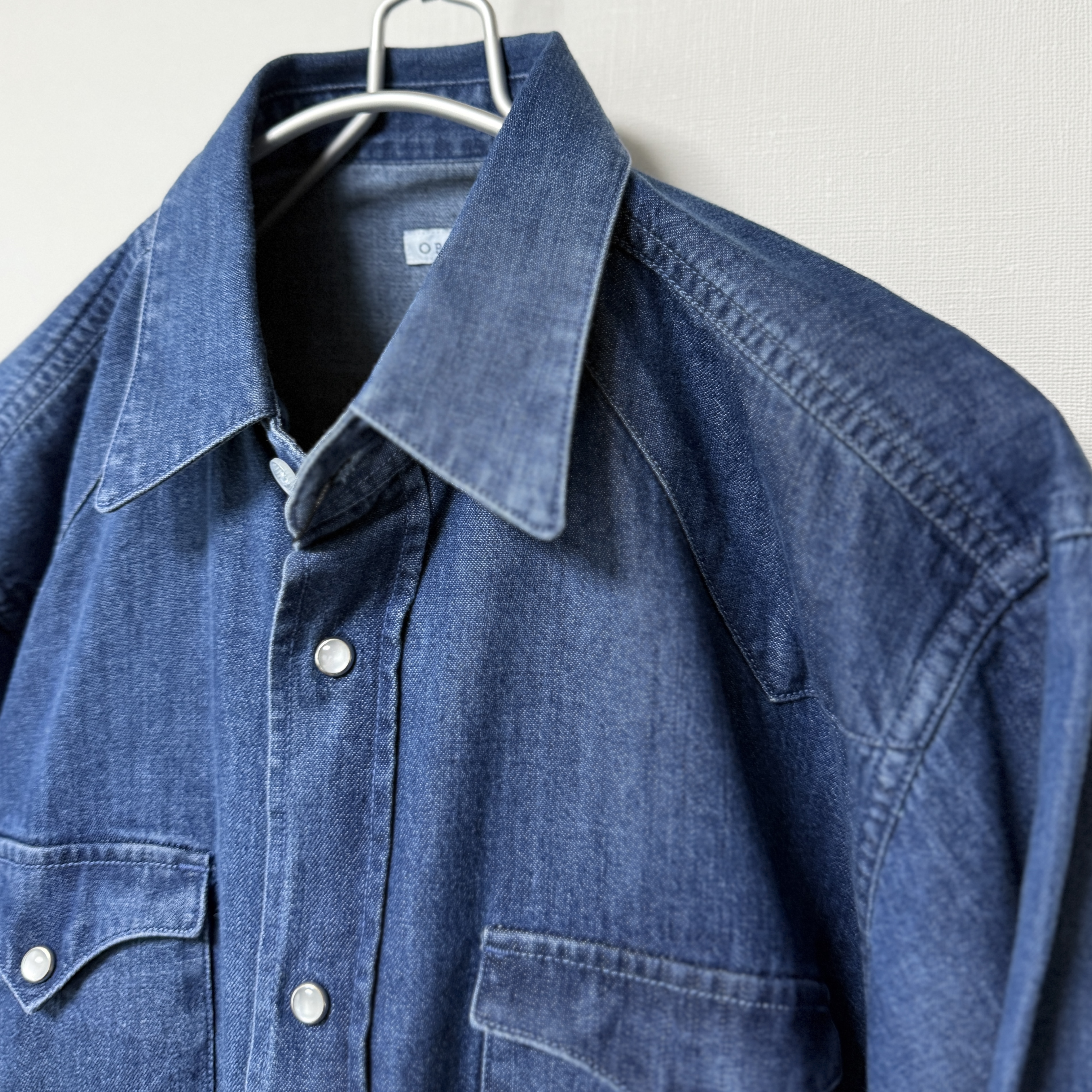 洒脱なウエスタンシャツ