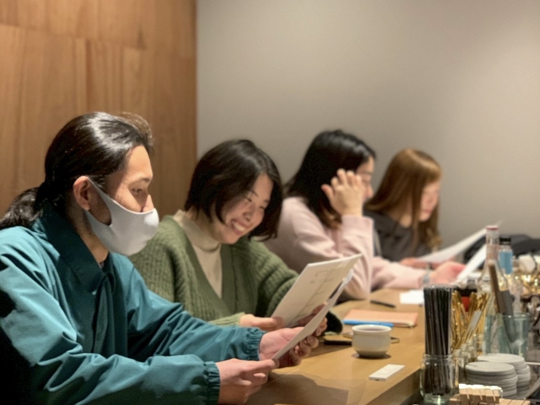 【スタッフ研修レポート】外国のお客様にも、いつも通りの接客を「接客英会話研修」を実施しました