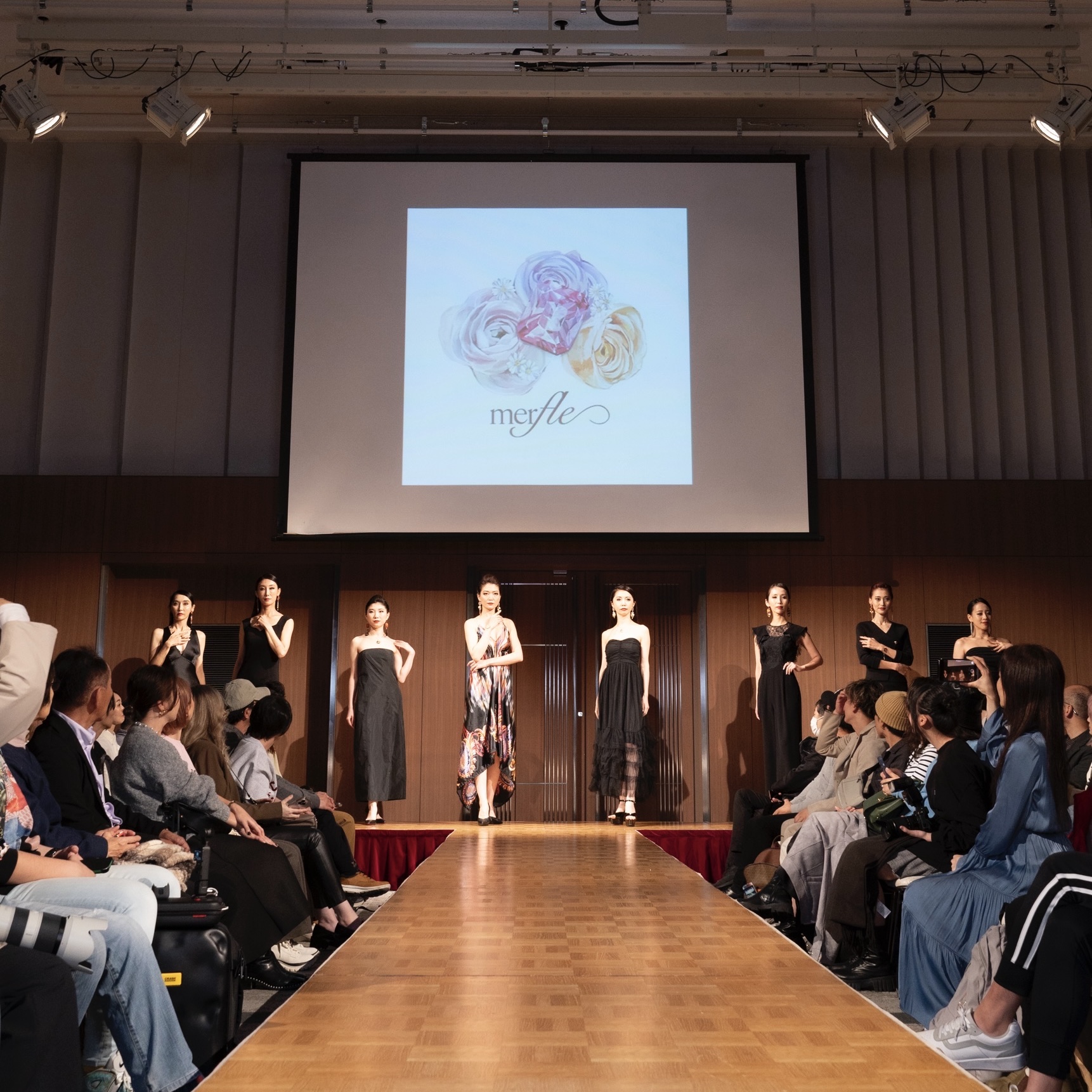 東京でのファッションショーが無事に終わりました！