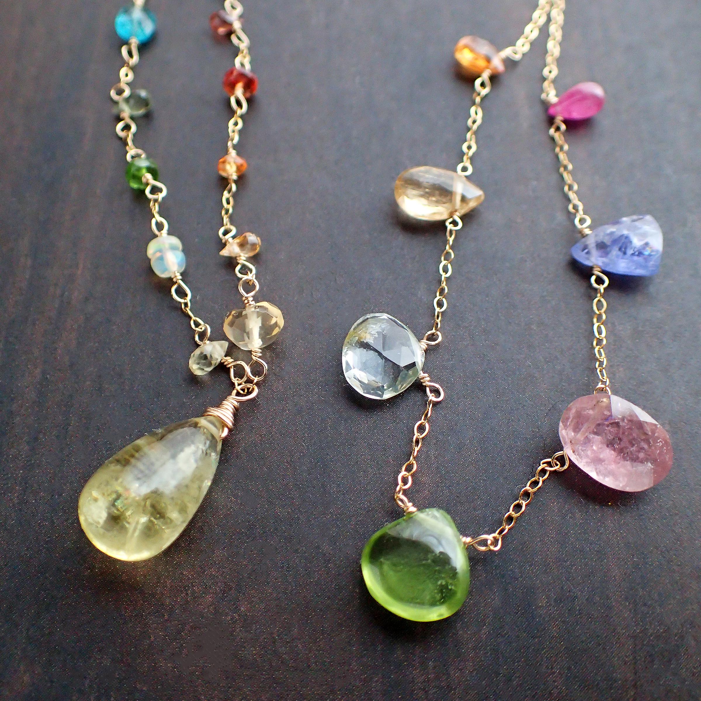 Sunshine & Rainbow necklace と Bonbon necklace