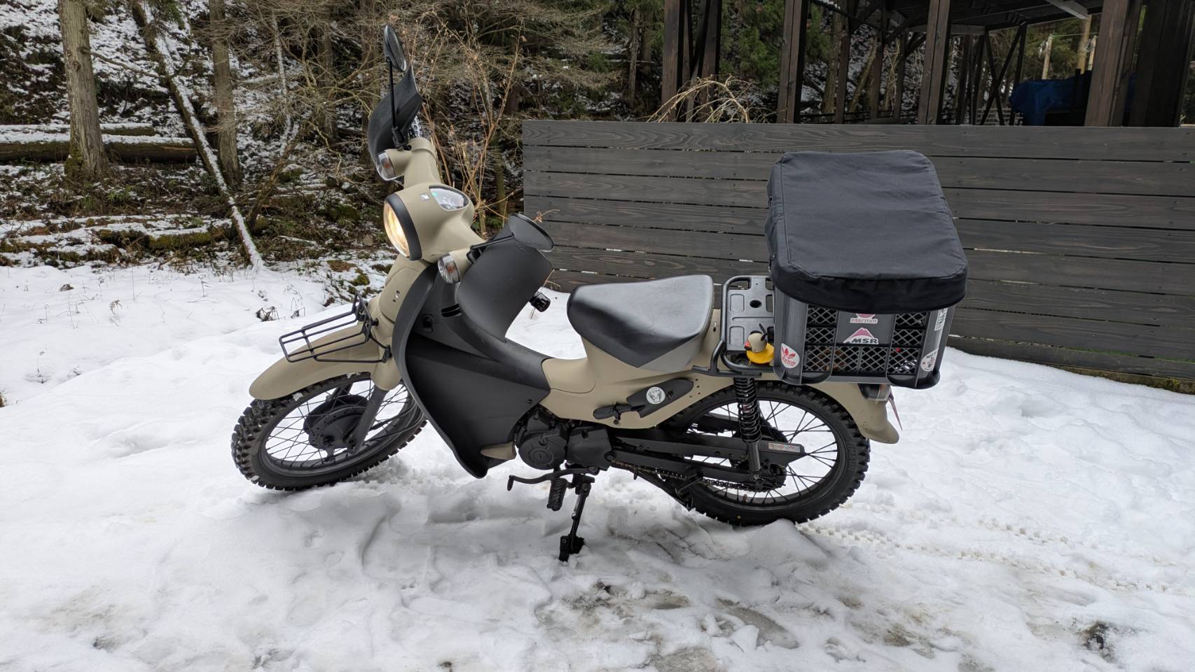 冬のスーパーカブツーリング!凍結路面の見分け方と安全対策