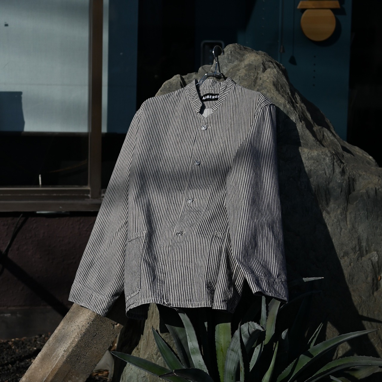 AUBERGE(オーベルジュ)ヒッコリーストライプのカバーオール、ベートーヴェンスウェットVAN