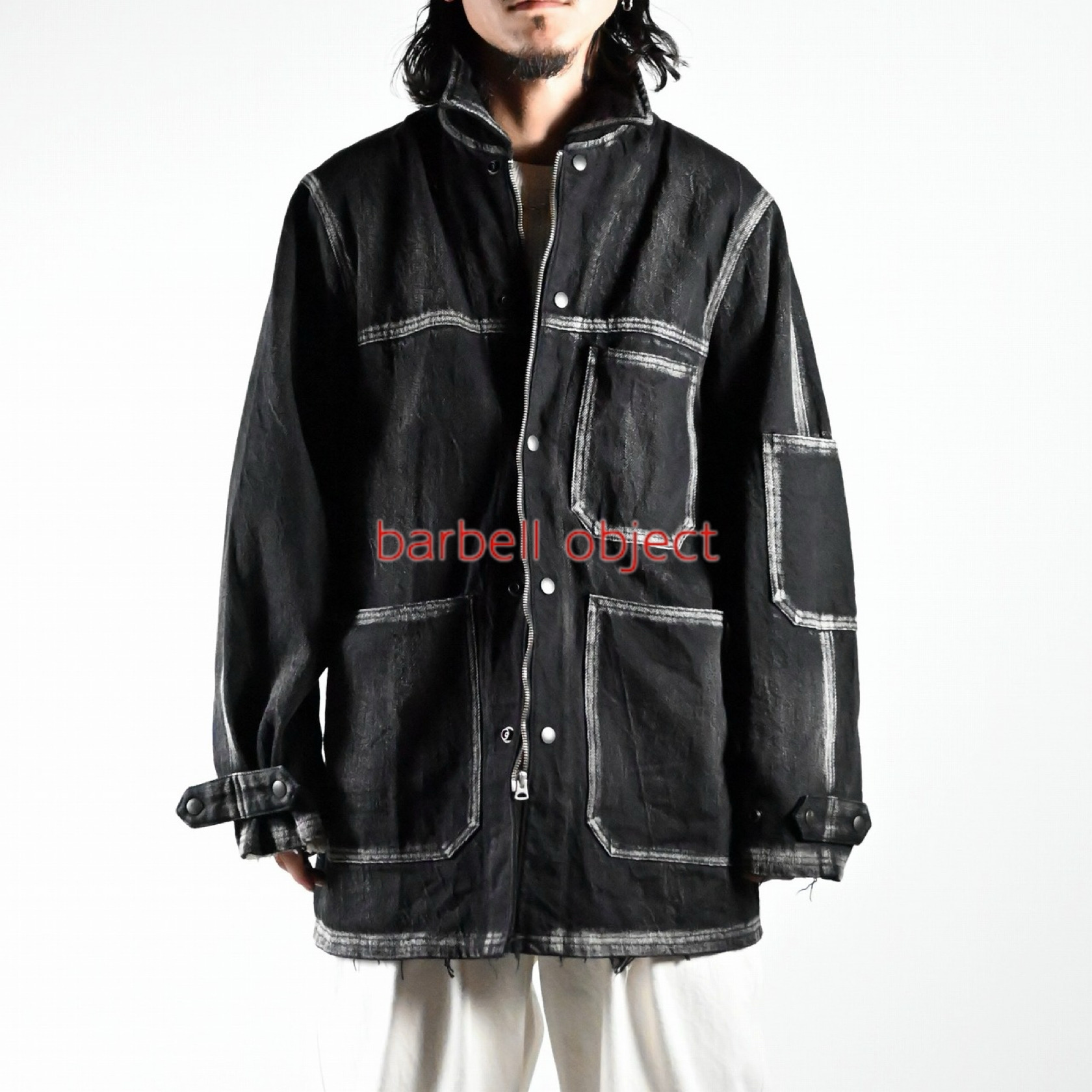 barbell object(バーベルオブジェクト)カバーオールでありながら、着るとコート。