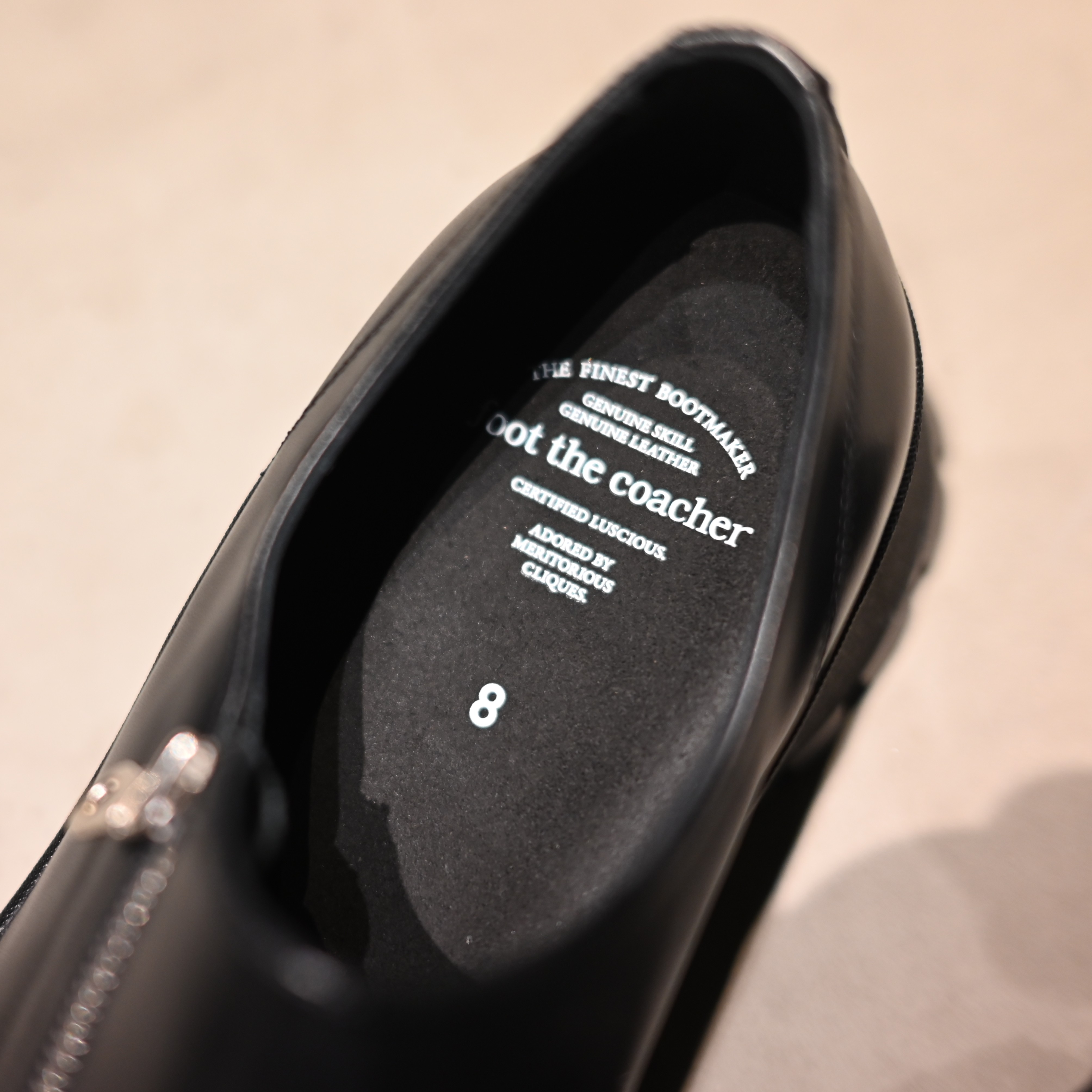 foot the coacher(フットザコーチャー)ミニマルと機能美を両立した一足