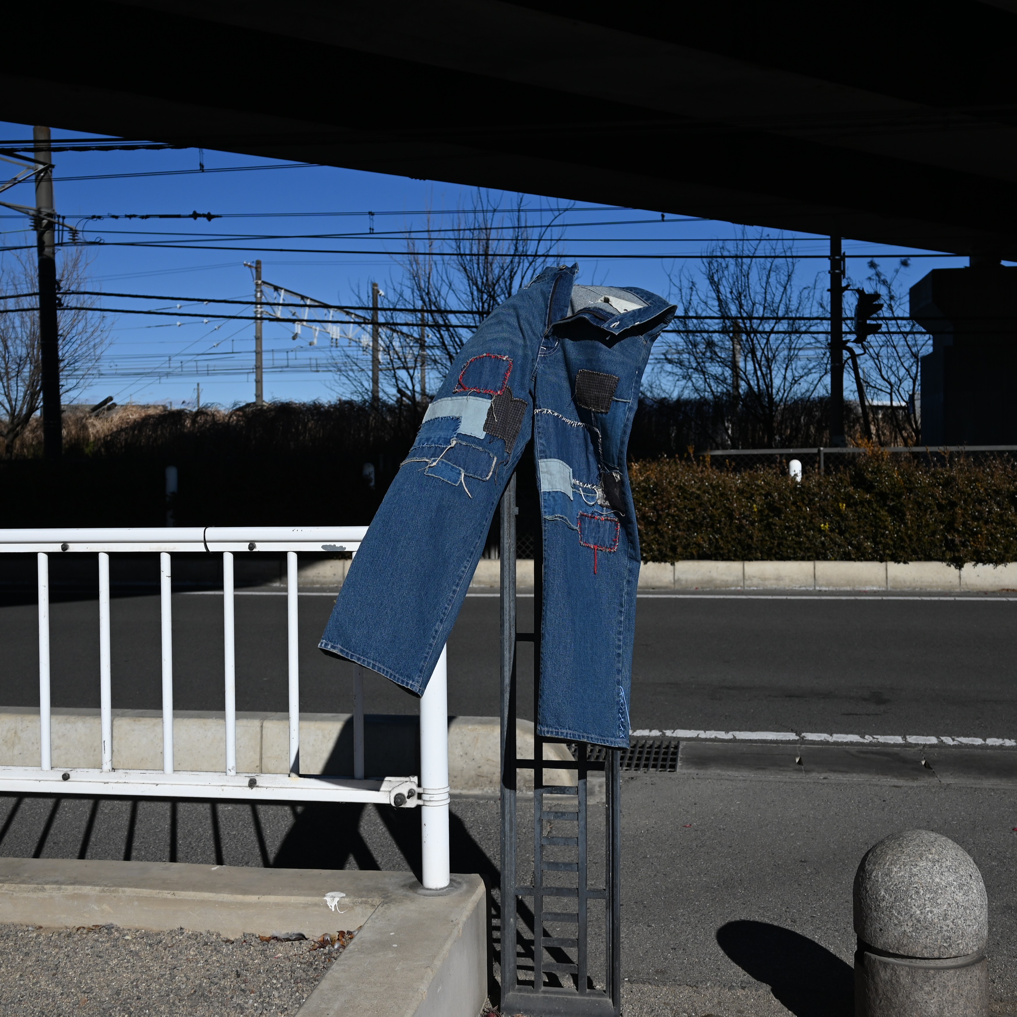 KUONの高い技術力と、日本の手仕事の美しさが凝縮された 刺子5ポケットデニム