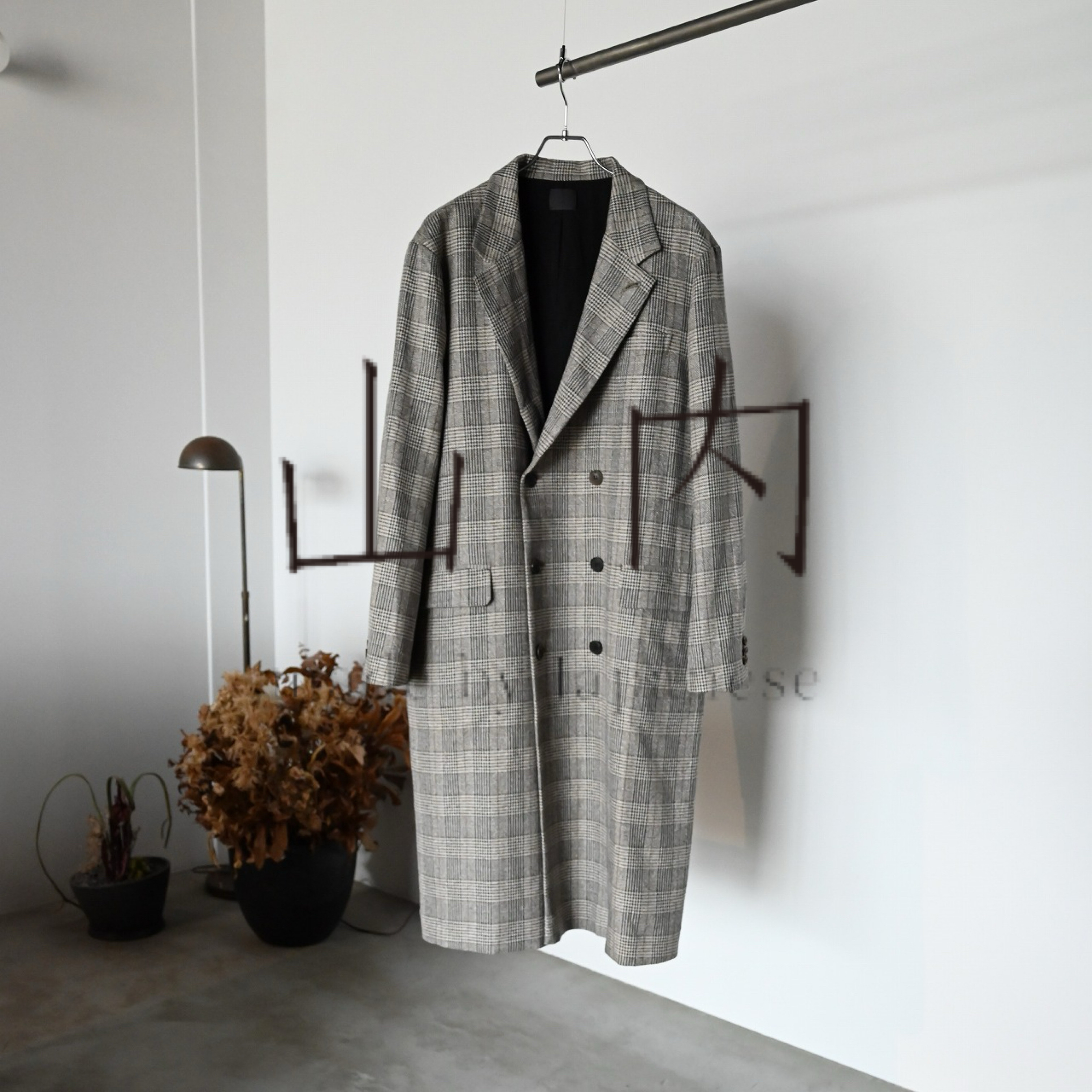 山内(ヤマウチ)最強に生かしたロングコート、これを手にしてコートを着るために出かけたい。