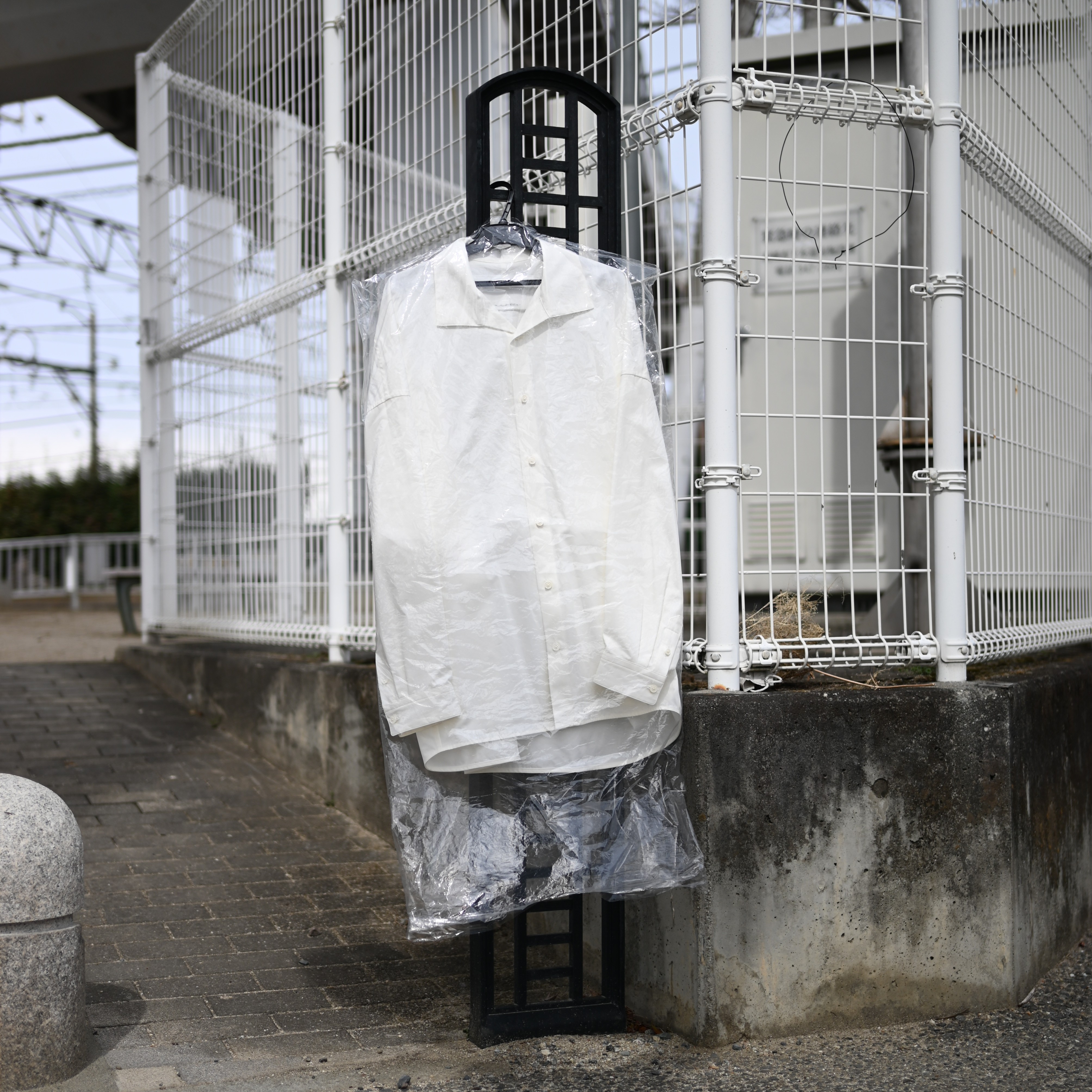 Nonnotte(ノノット）立体裁断（ドレーピング）によって構築されたシャツ