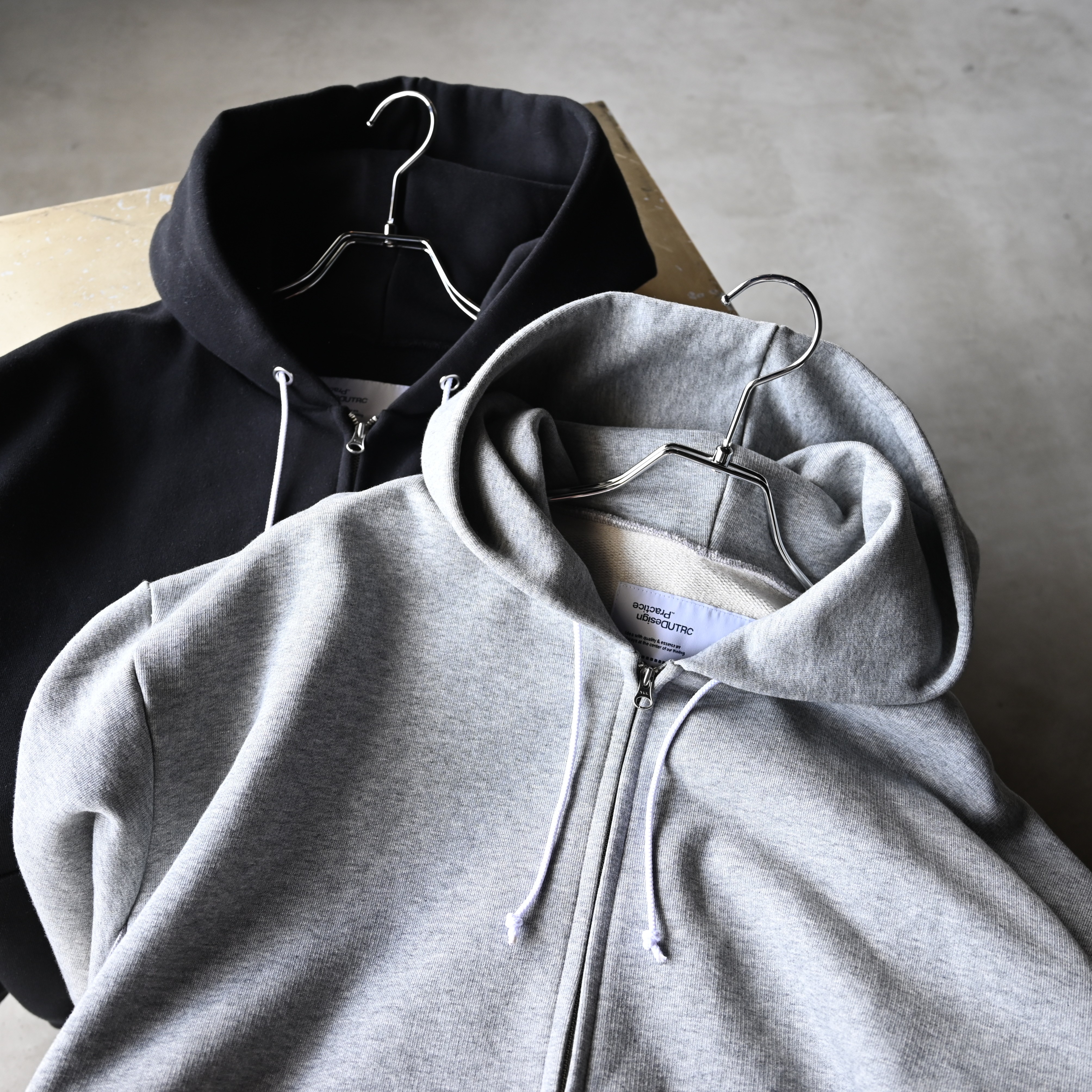 UNTRACE(アントレース)シンプルだけど雰囲気抜群なジップパーカー、クルーネックスウェットご紹介