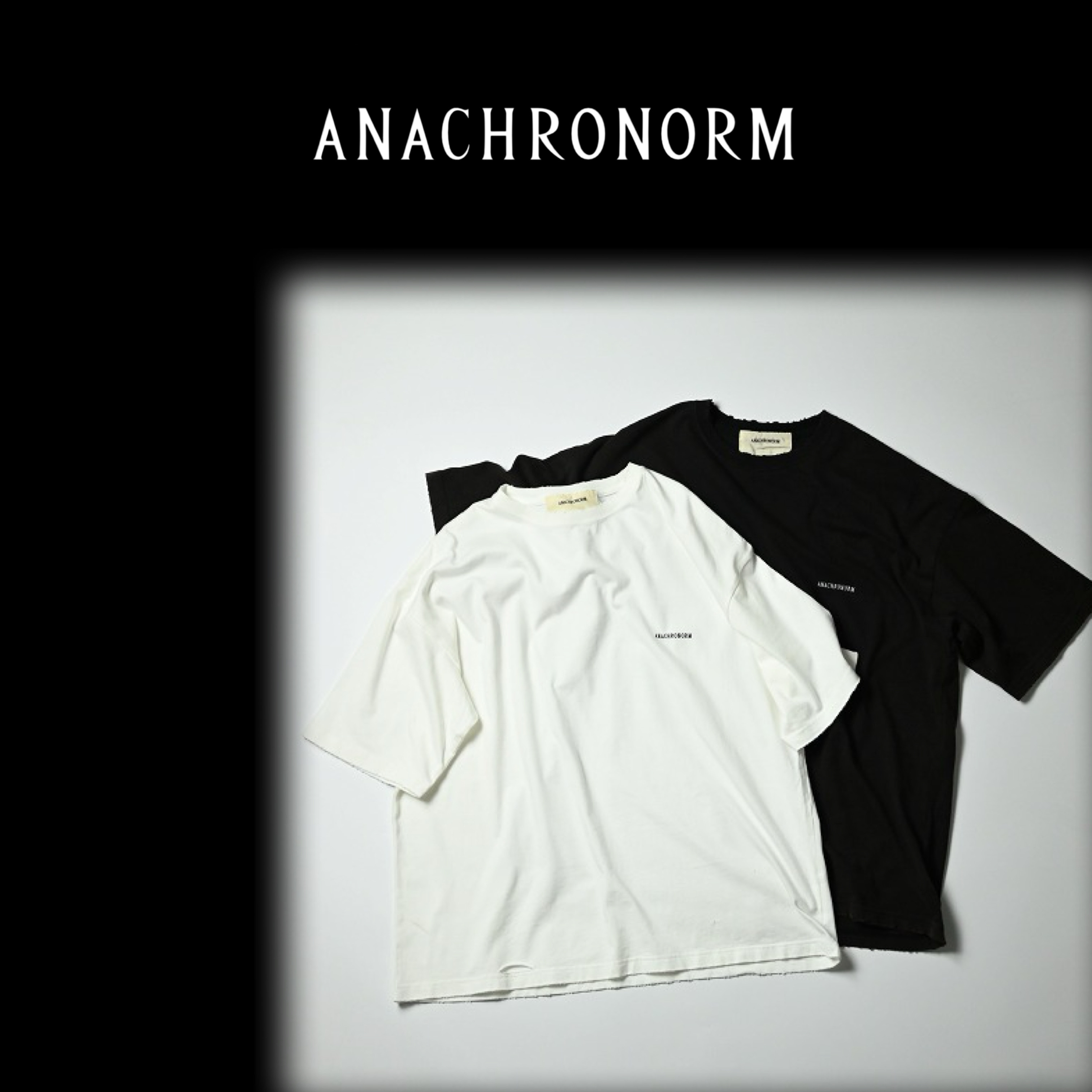 シンプルなのに存在感抜群。ANACHRONORMらしい加工技術が光るロゴTEE