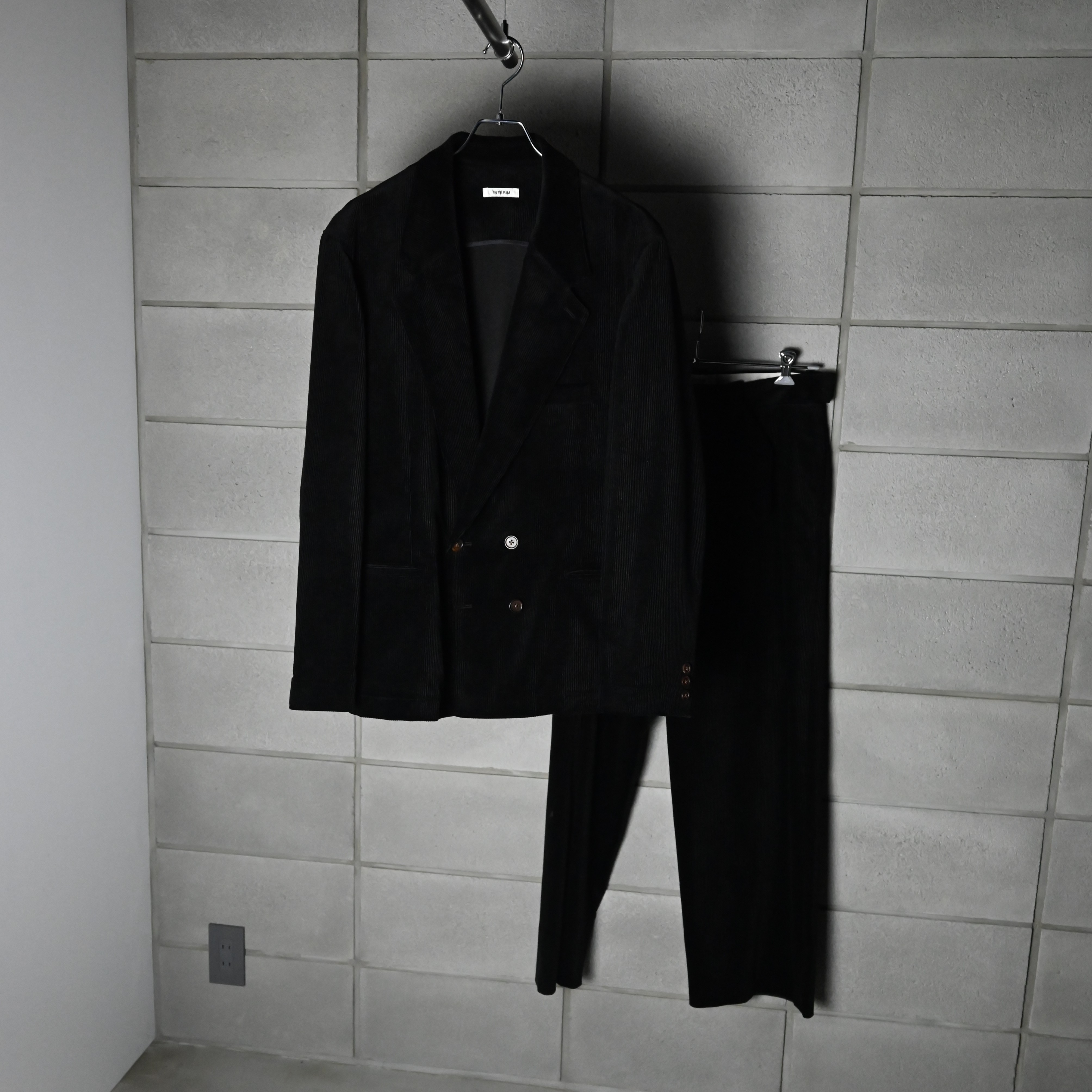 INTERIM(インテリム)冬といえば、コーデュロイ！リネンコットンを混紡したセットアップご紹介