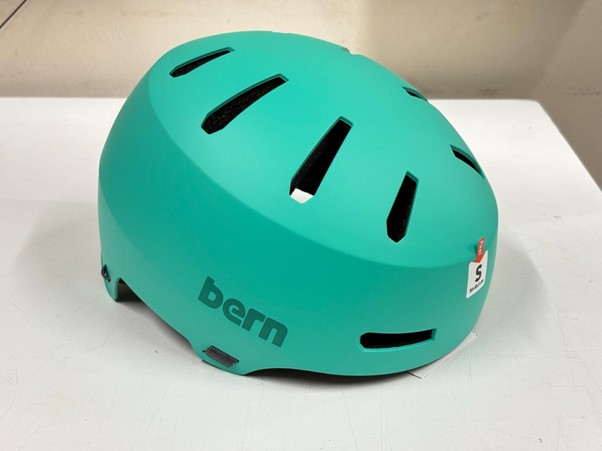 BMX・スケートボードにおすすめの定番ヘルメット BERN MACON 2.0