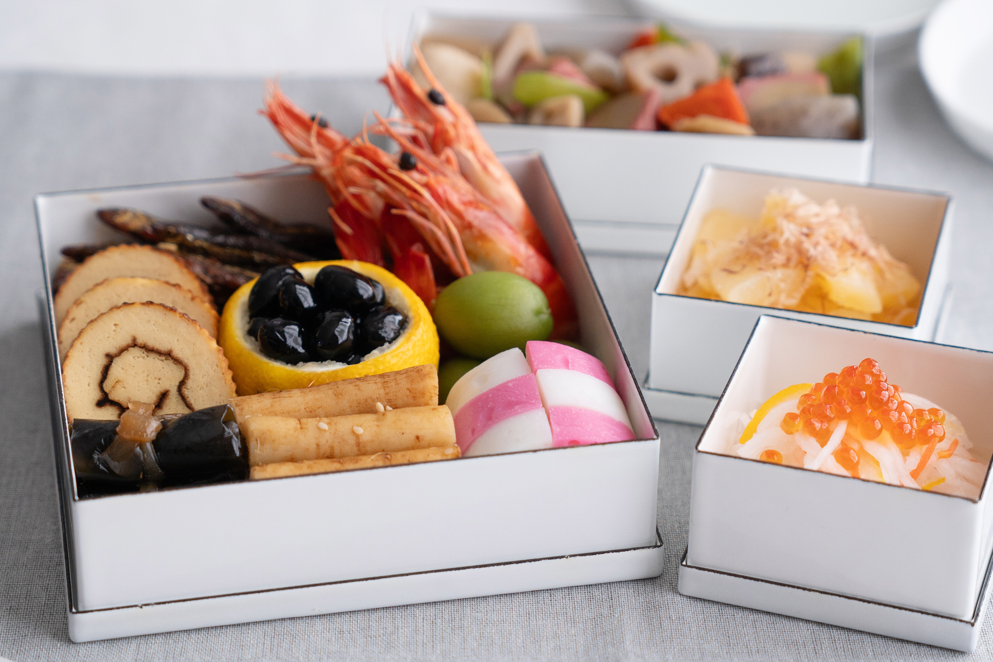90周年記念 琺瑯四つ組箱を販売いたします。