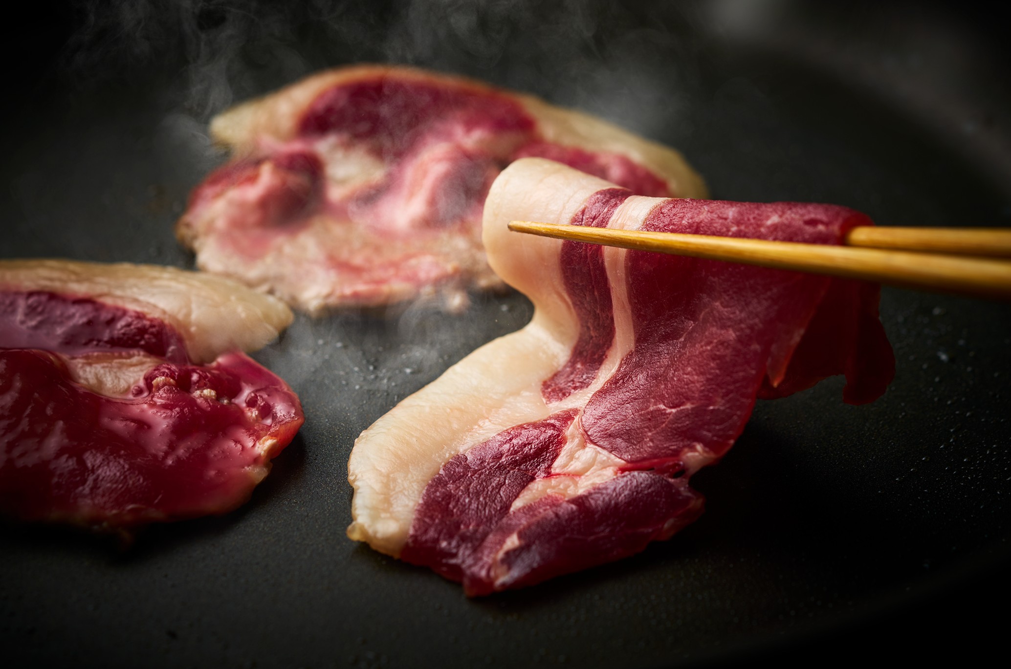 三つの扉、香りで開ける。—天然猪ロース三景〈第2回〉