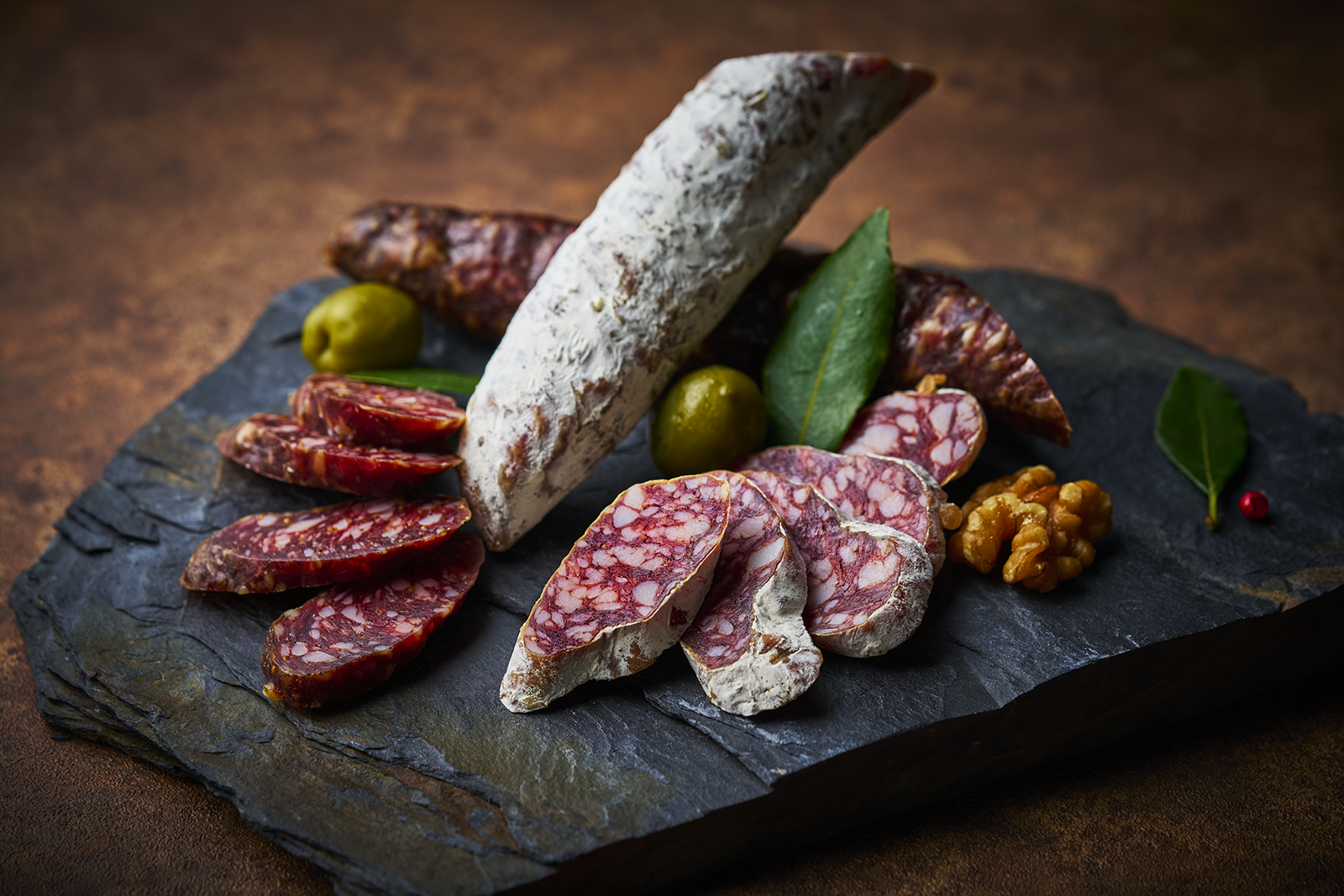 白は静かに濃くなる——ジビエ・サラミ小論