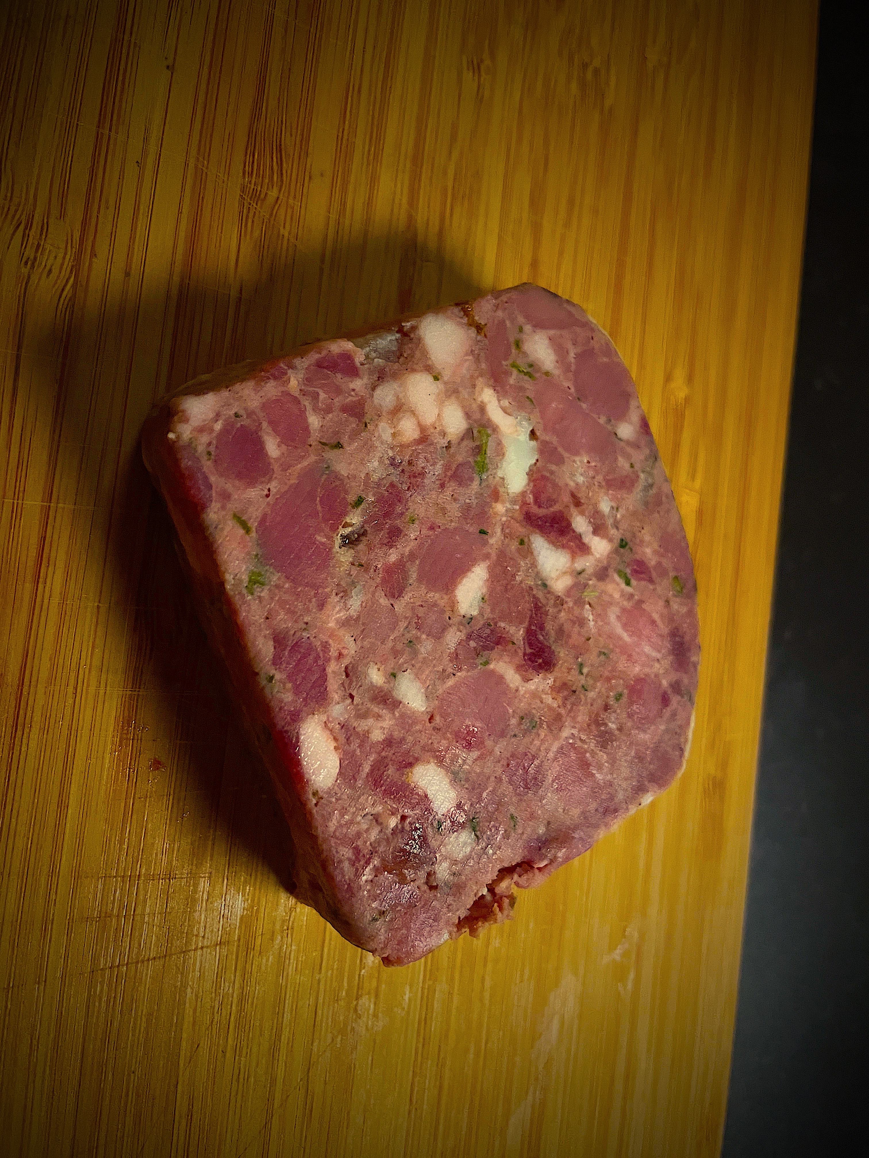 野性の輪郭をなぞる、木更津の猪肉のテリーヌ