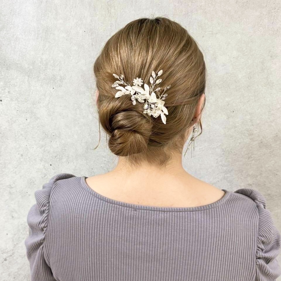 結婚式のお呼ばれ、ヘアアクセで失敗しない！【好印象を与える髪飾りのマナー】