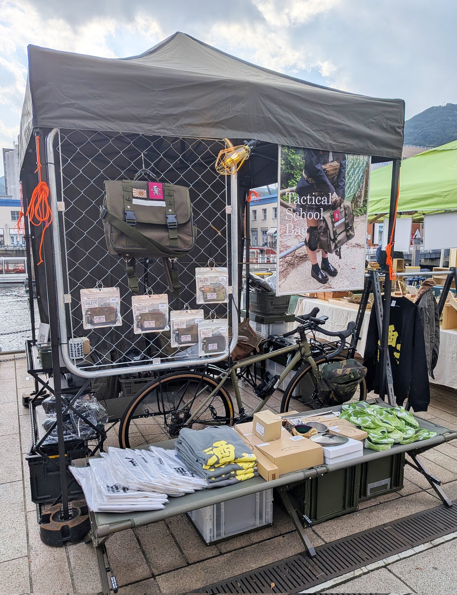 門司港、海辺のカモメ市