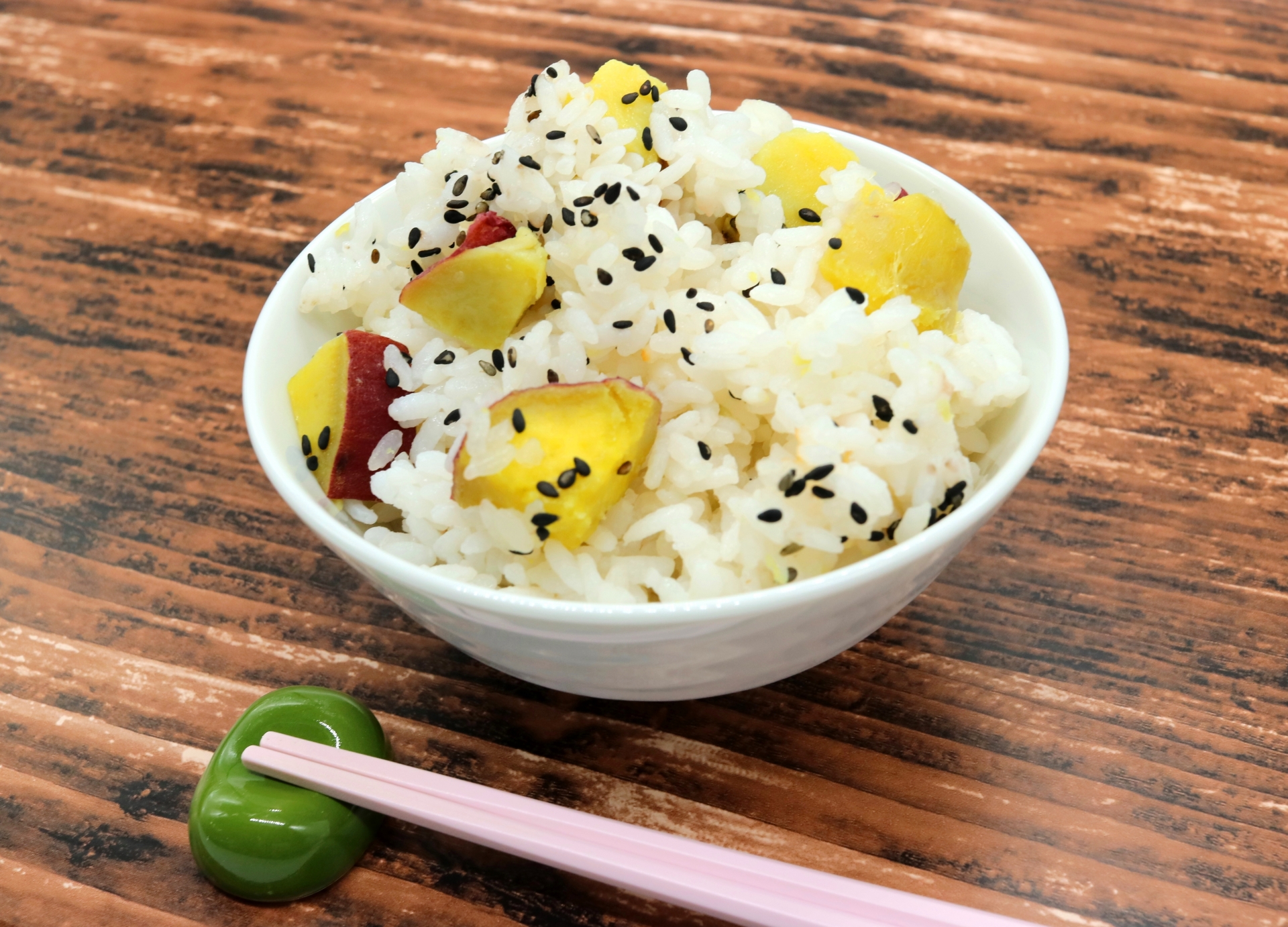 白だしを使ったサツマイモご飯のレシピです。