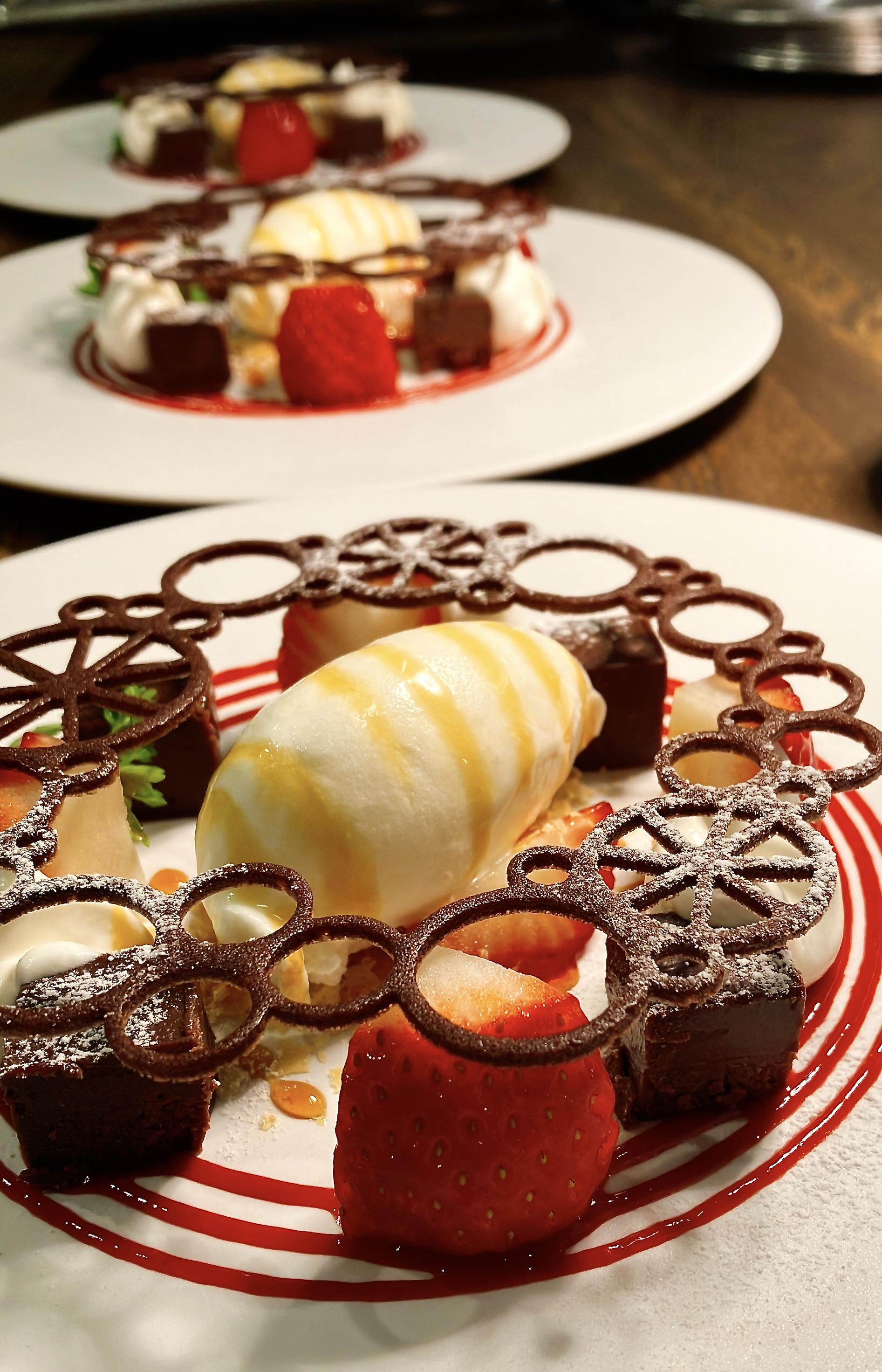 < 季節限定コース バレンタインディナーコース > 2月3日(火)〜2月14日(土)