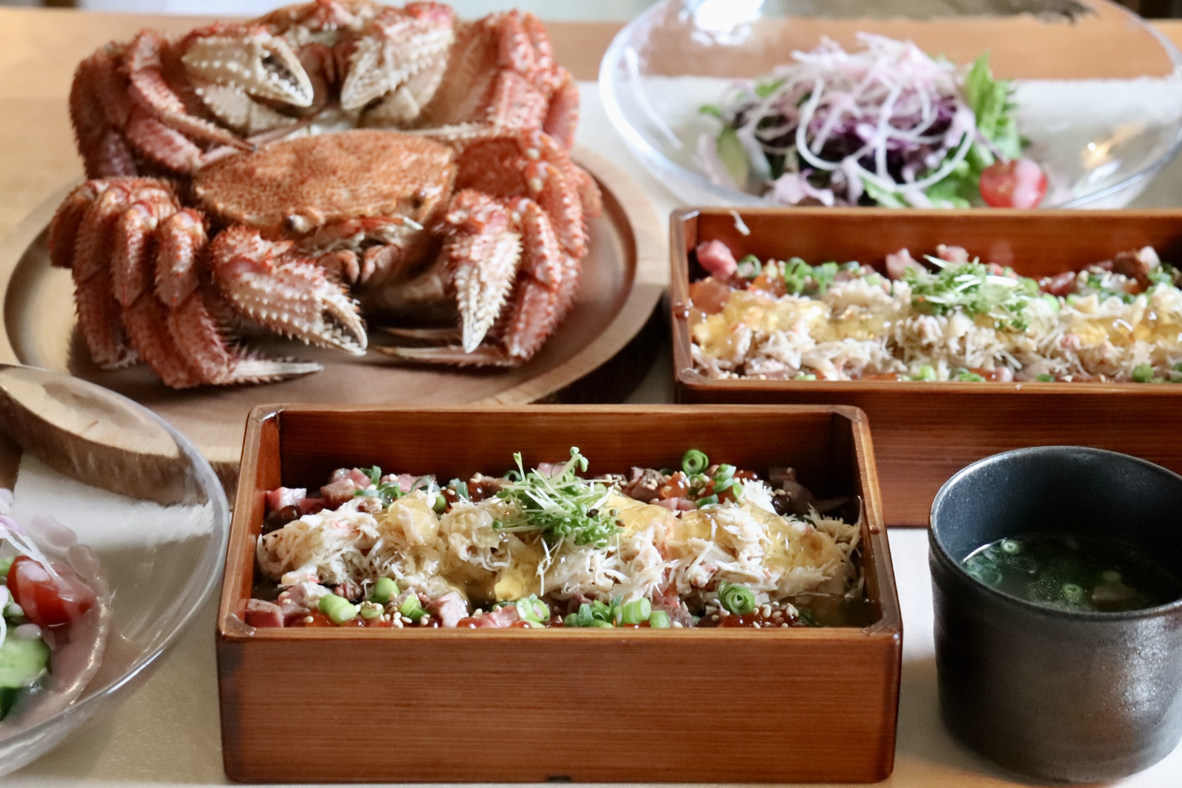 『季節の御重ランチ　毛蟹×和牛」