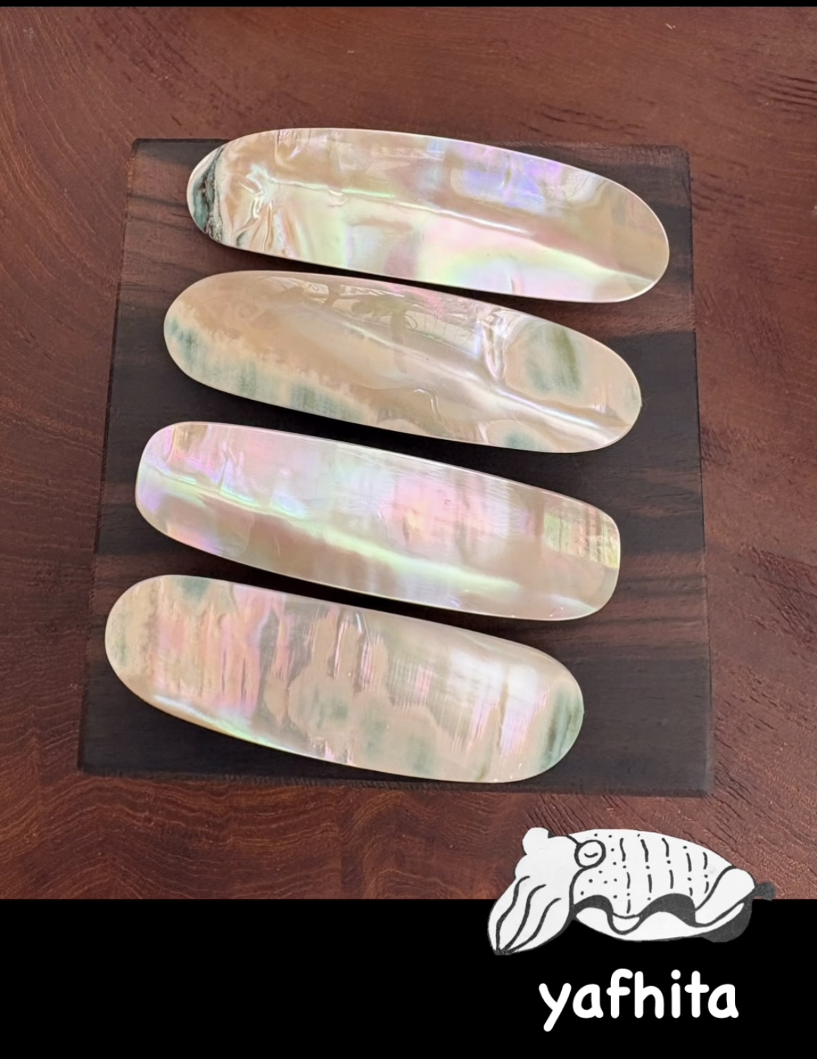 夜光貝の良さが凝縮された夜光貝バレッタ