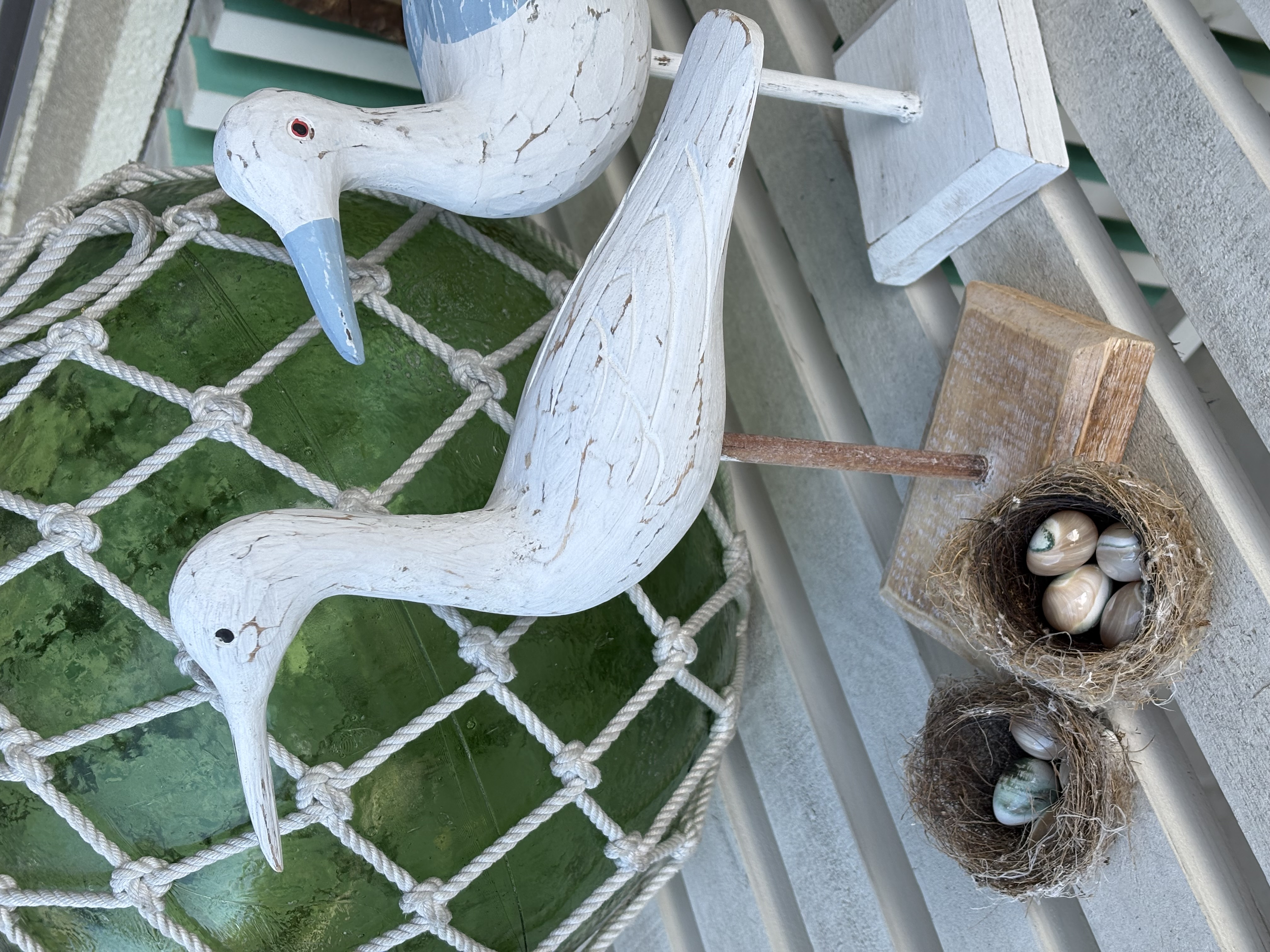 夜光貝で作った鳥のたまご