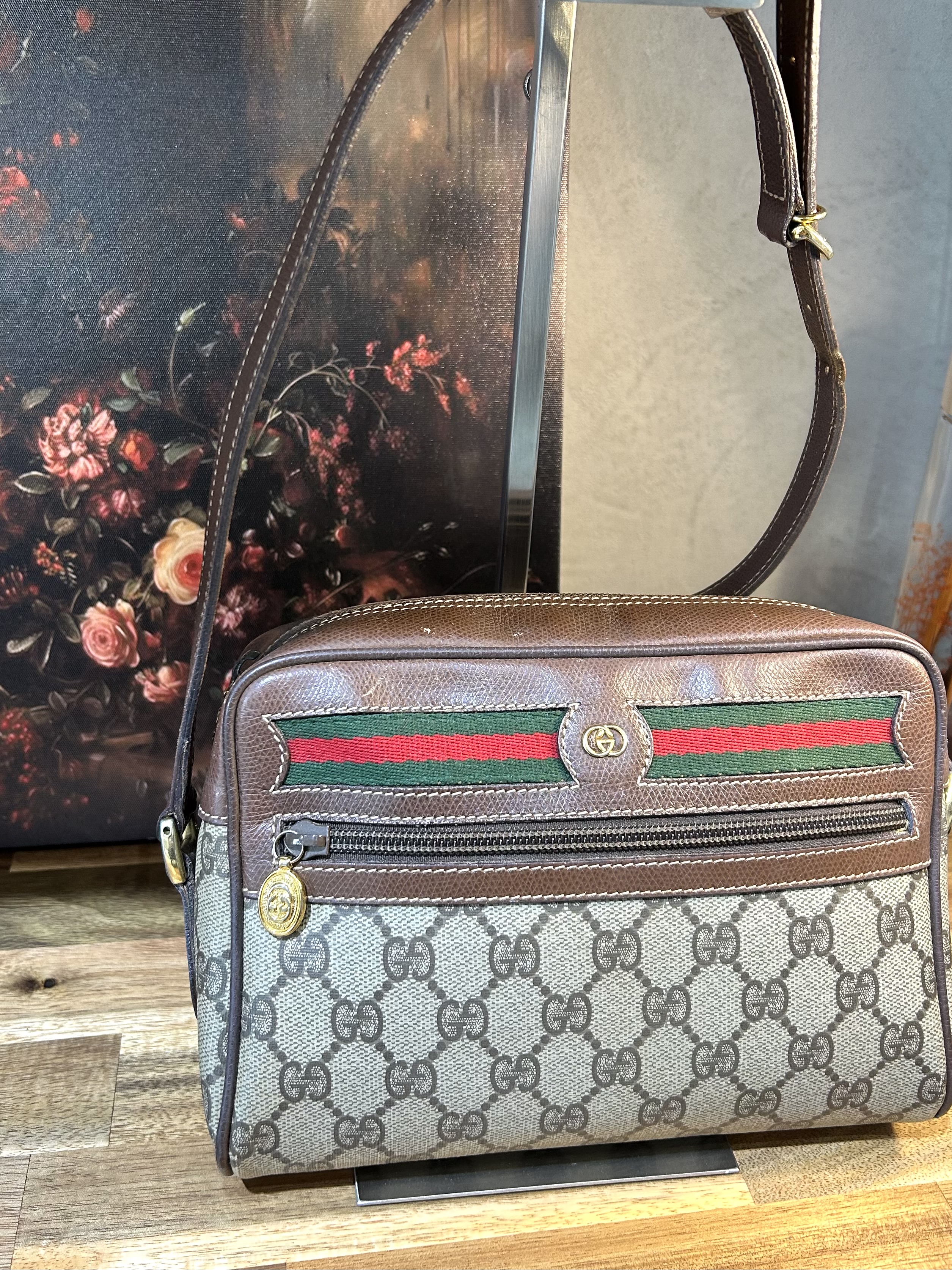 時を超えて愛される、Old Gucci(オールドグッチ)ショルダーバッグのご紹介✨