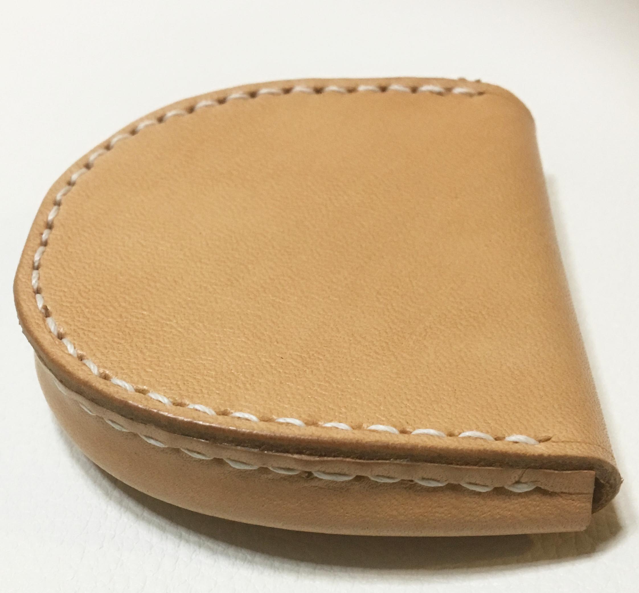 手縫いの馬蹄型小銭入れ