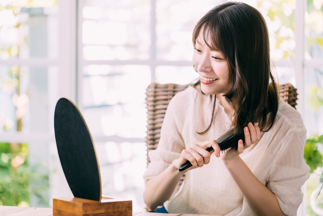 髪を守るブラシの選び方と使用方法