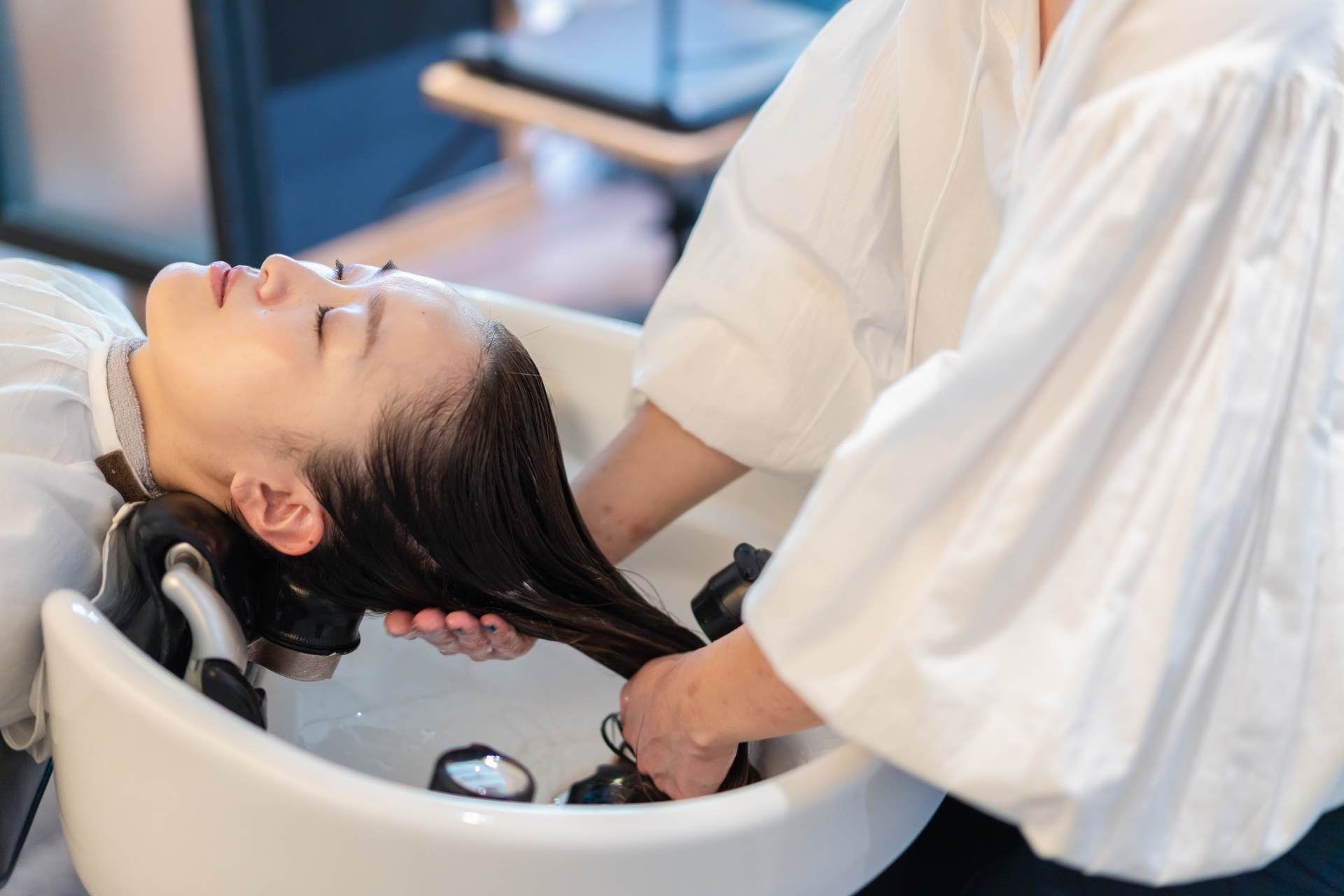 髪と頭皮が変わる!プロが教える正しいシャンプー術