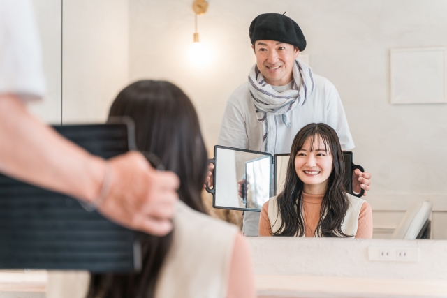 この秋冬必見!美容師推薦の最新ヘアカラーで叶えるツヤと血色感