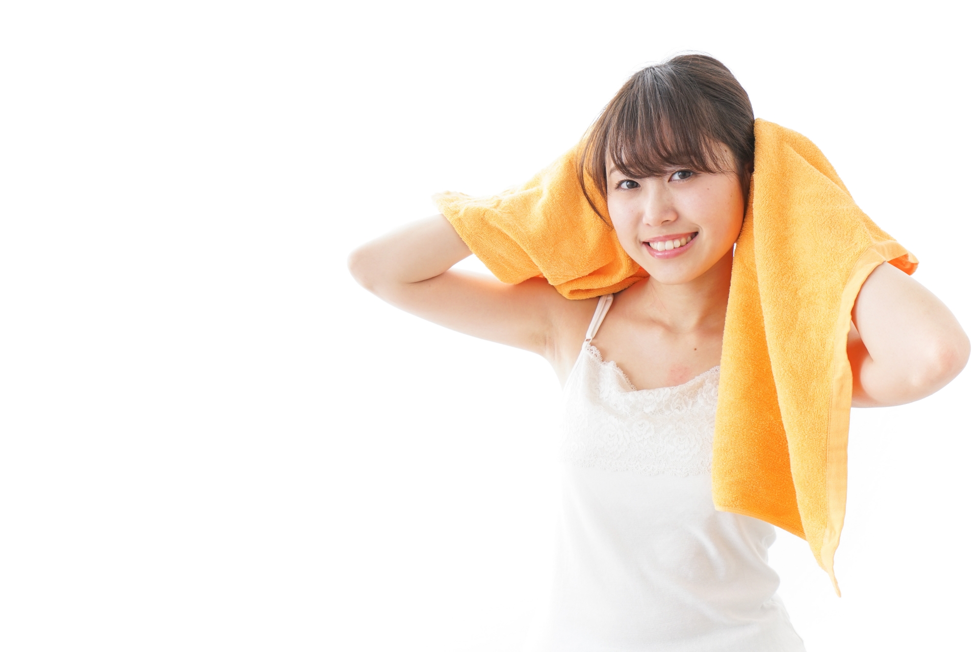 夏の味方！海やプールでもヘアダメージを最小限にするコツ