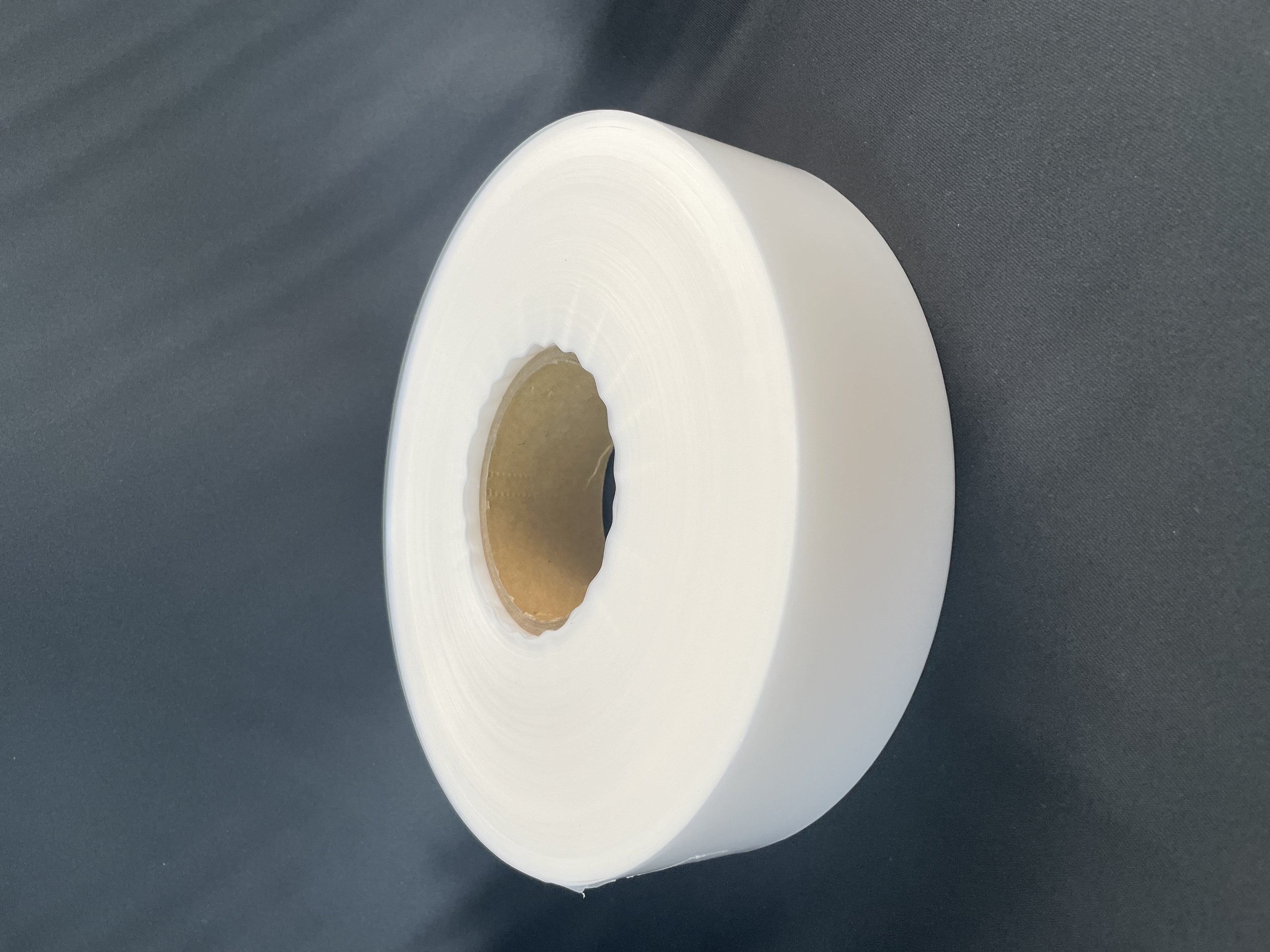 セロハンテープとOPPテープ、どう違うの？用途別のおすすめ選び方ガイド