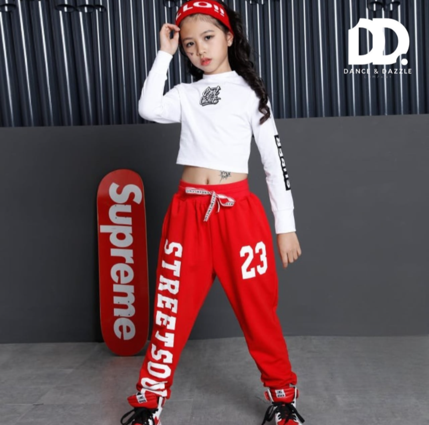 DANCE＆DAZZLEのレッドパンツがアツい！