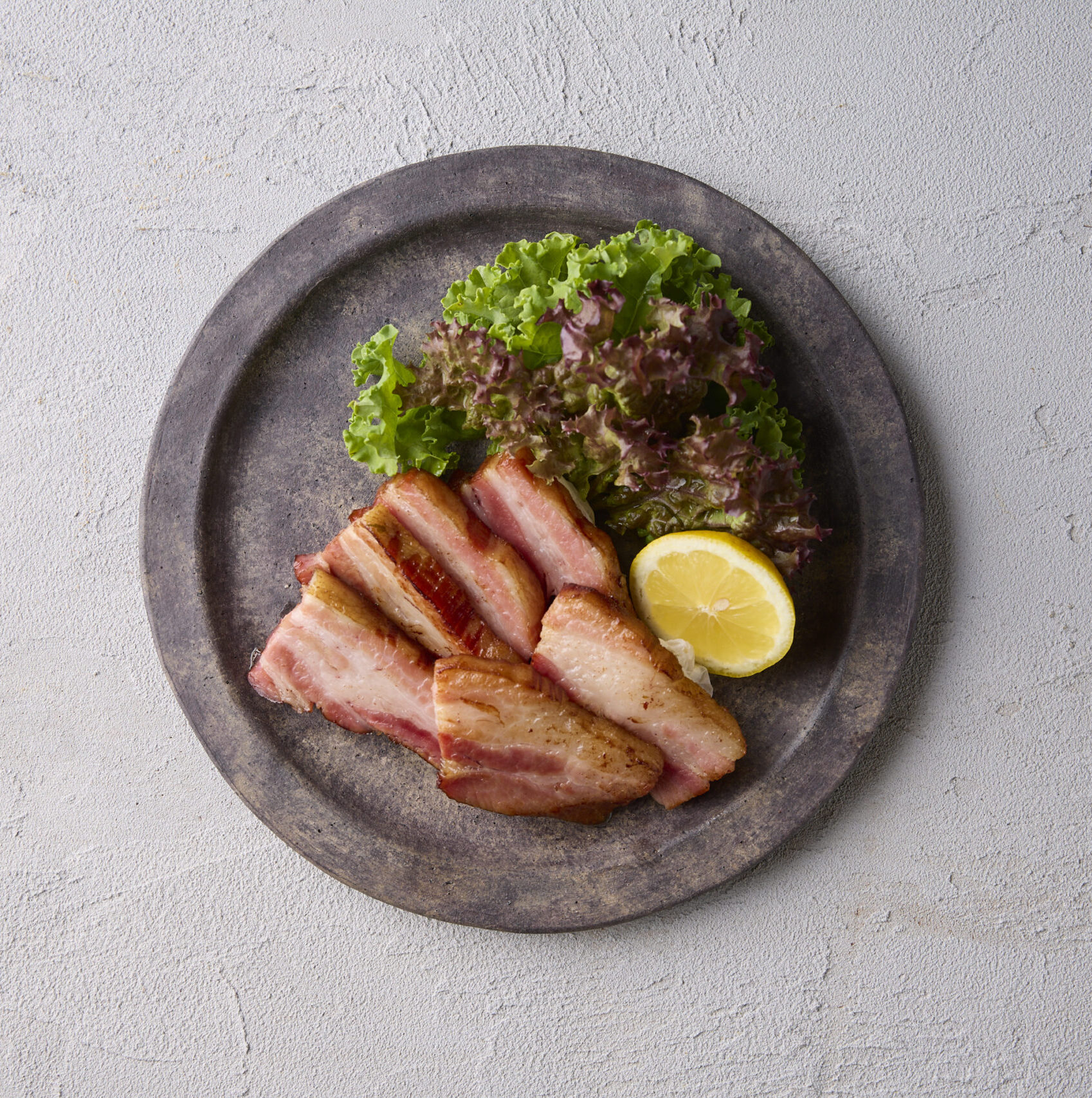 ベーコンってそのまま食べられるの?知っておきたいベーコンの豆知識と美味しい食べ方